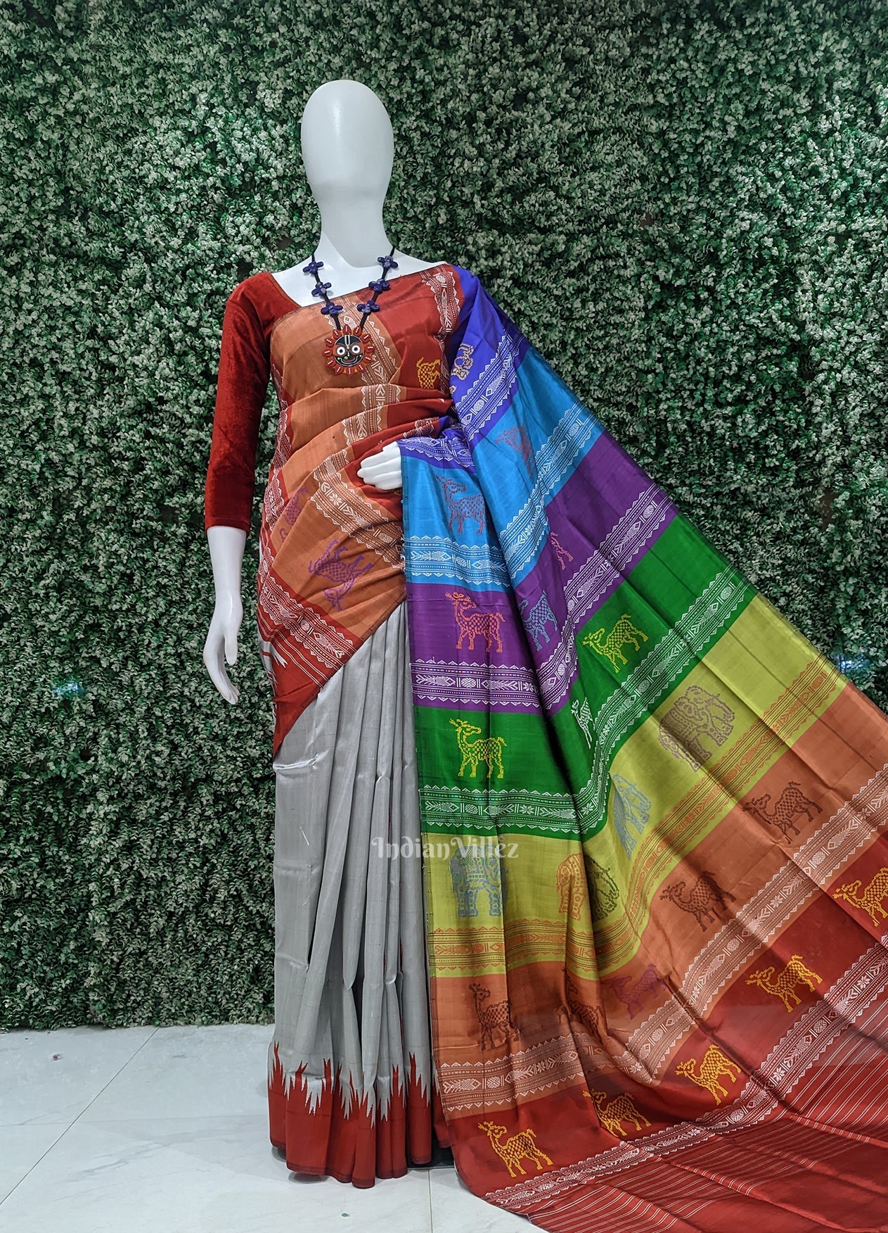 IndianVillèz Gray Fish Motif with Animal Theme Double Pallu Berhampuri Silk Saree
