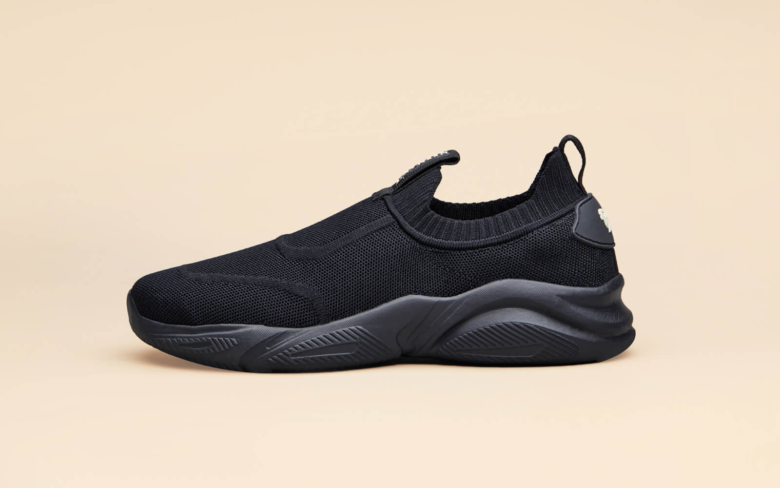 Neeman's Sole Max Slip Ons : Ultra Black