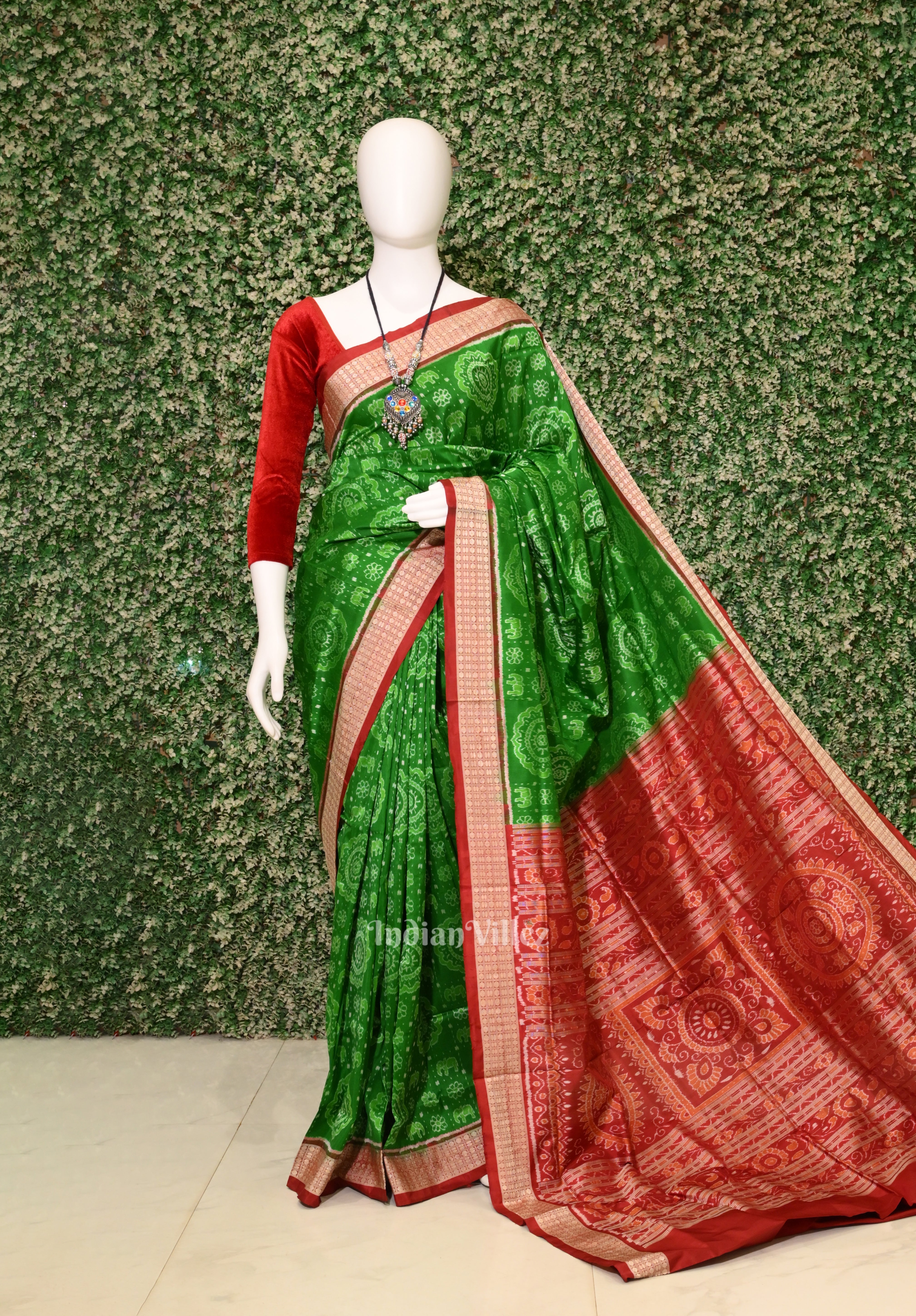IndianVillèz Green Red Elephant & Flower motif Sambalpuri Ikat Silk Saree