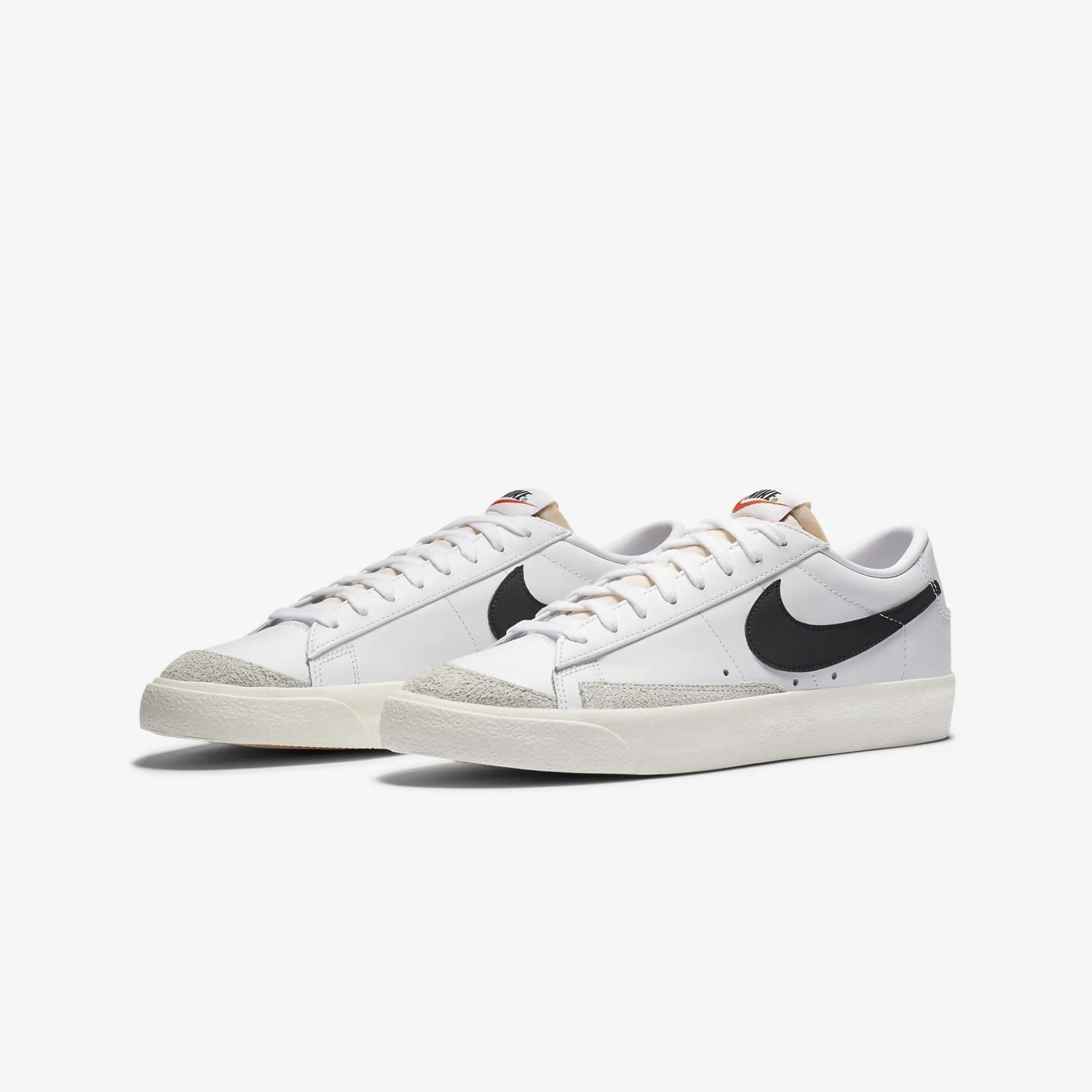 Nike | BLAZER LOW '77 VINTAGE { WHITE/BLACK