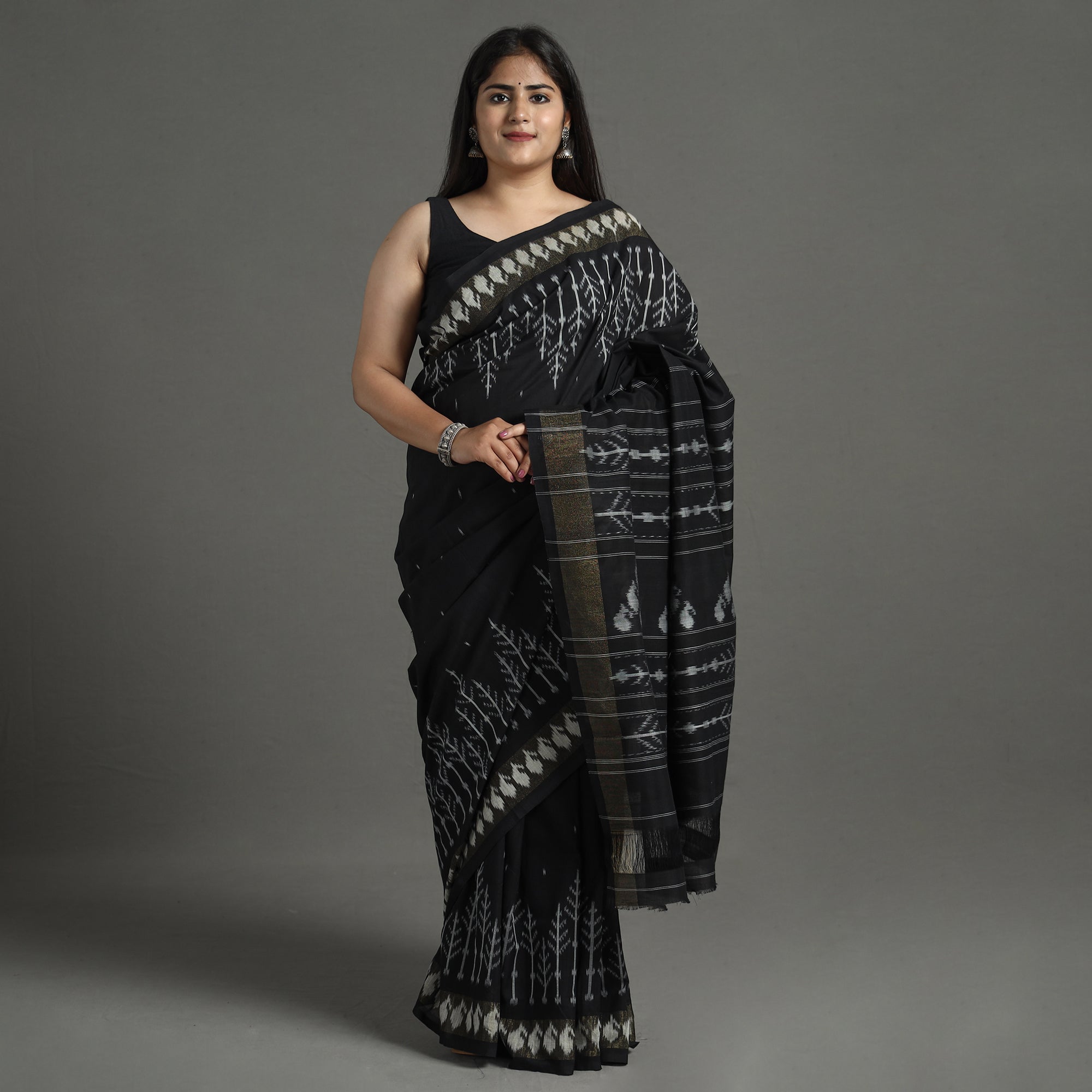 POCHAMPALLY IKAT WEAVES BY GOVARDHAN Black - Pochampally Ikat Weave Pure Handloom Cotton Saree 09
