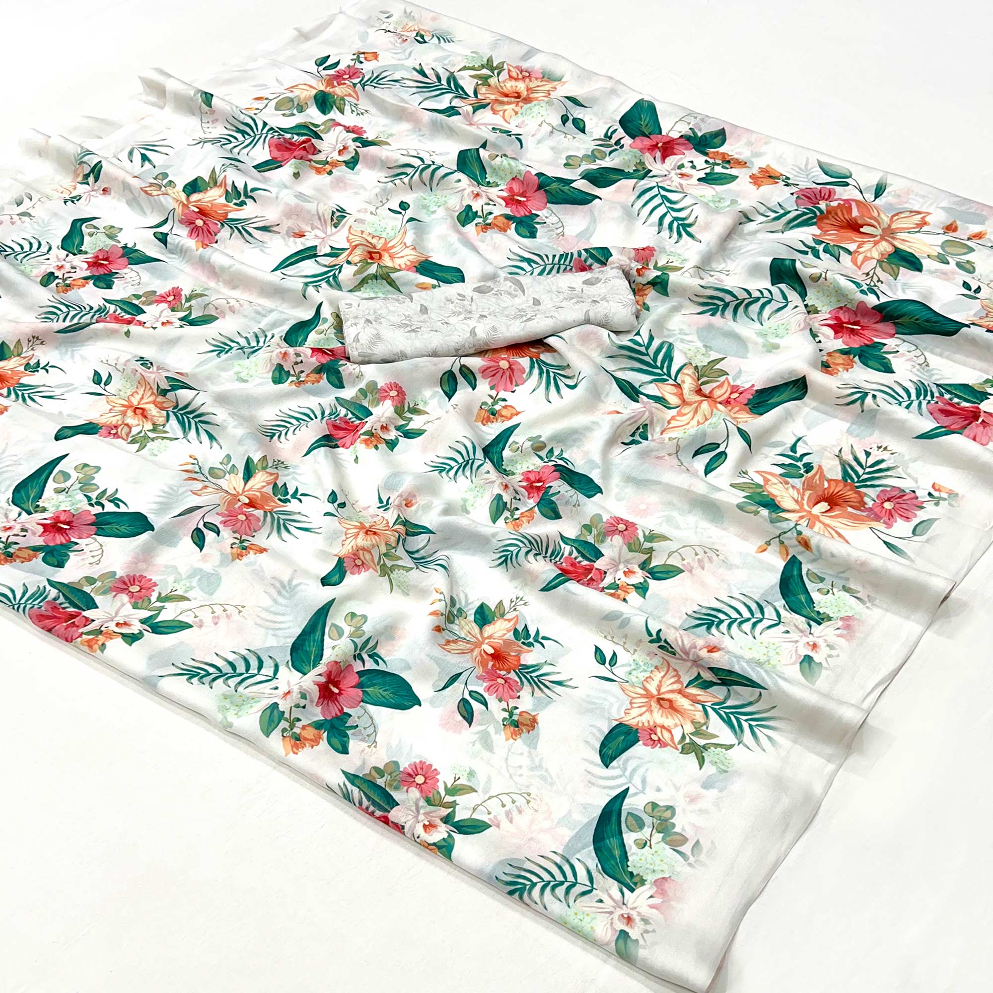 Peachmode White Floral Digital Printed Georgette Saree
