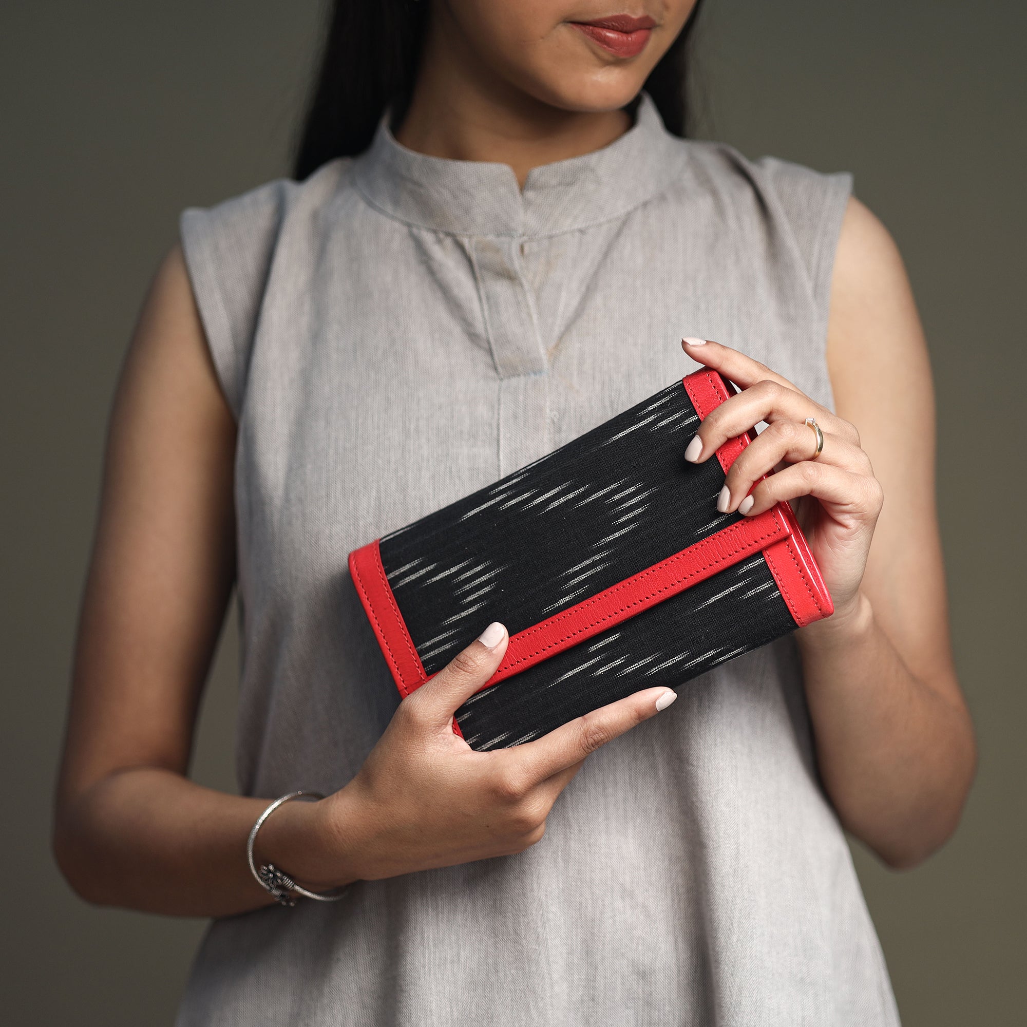 ASALKAAR Black - Handcrafted Ikat Weave Leather Wallet