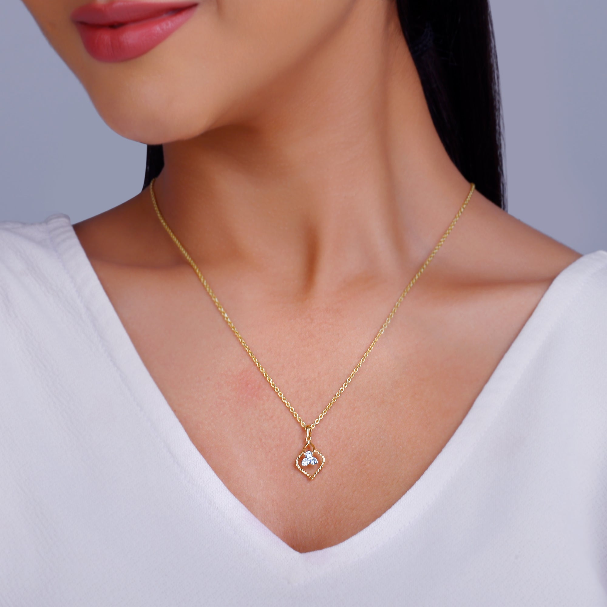 GIVA Jewellery Gold Sparkling Clover Diamond Pendant - view 3