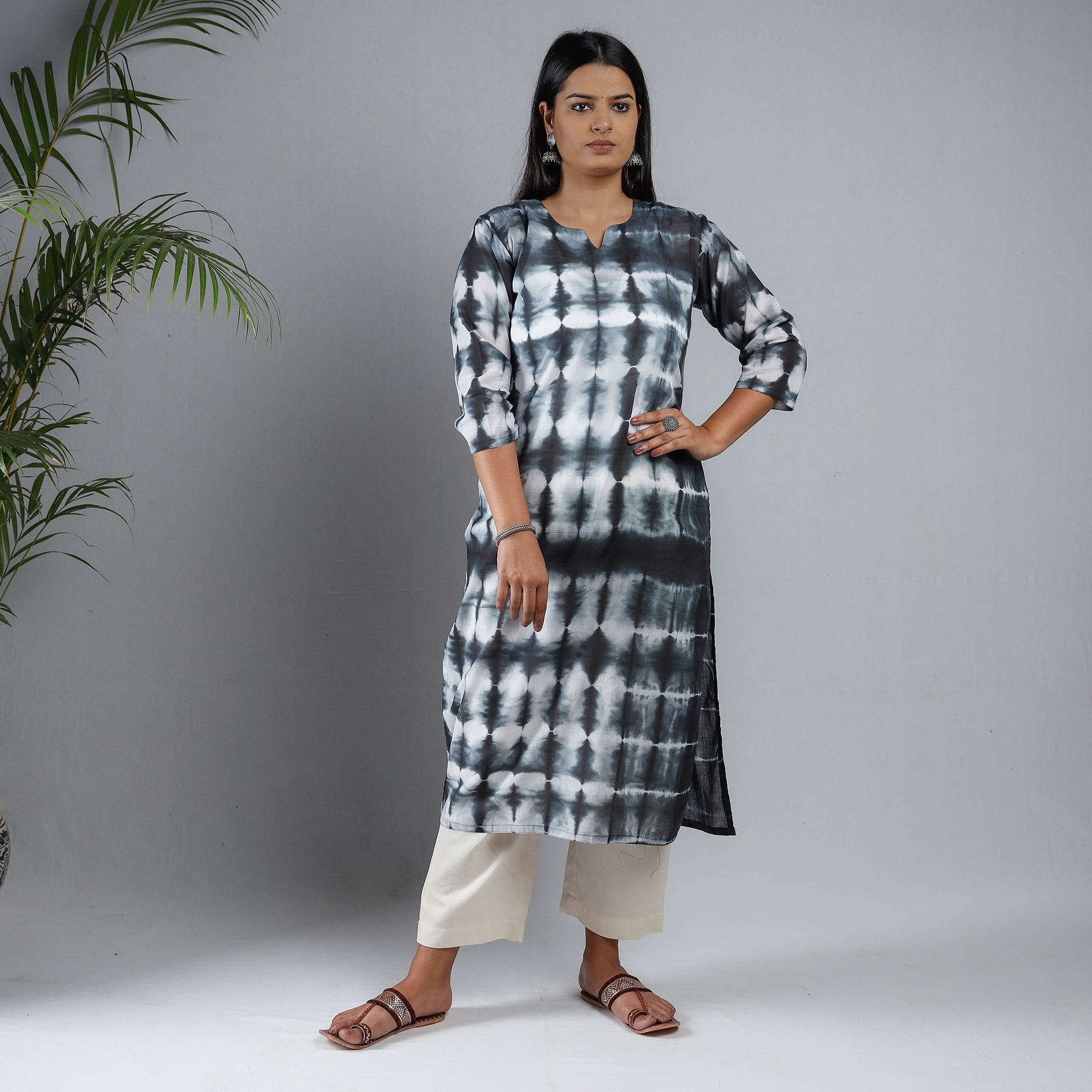 ITOKRI CASUALS Black & White - Shibori Tie-Dye Mul Cotton Long Kurta - view 3