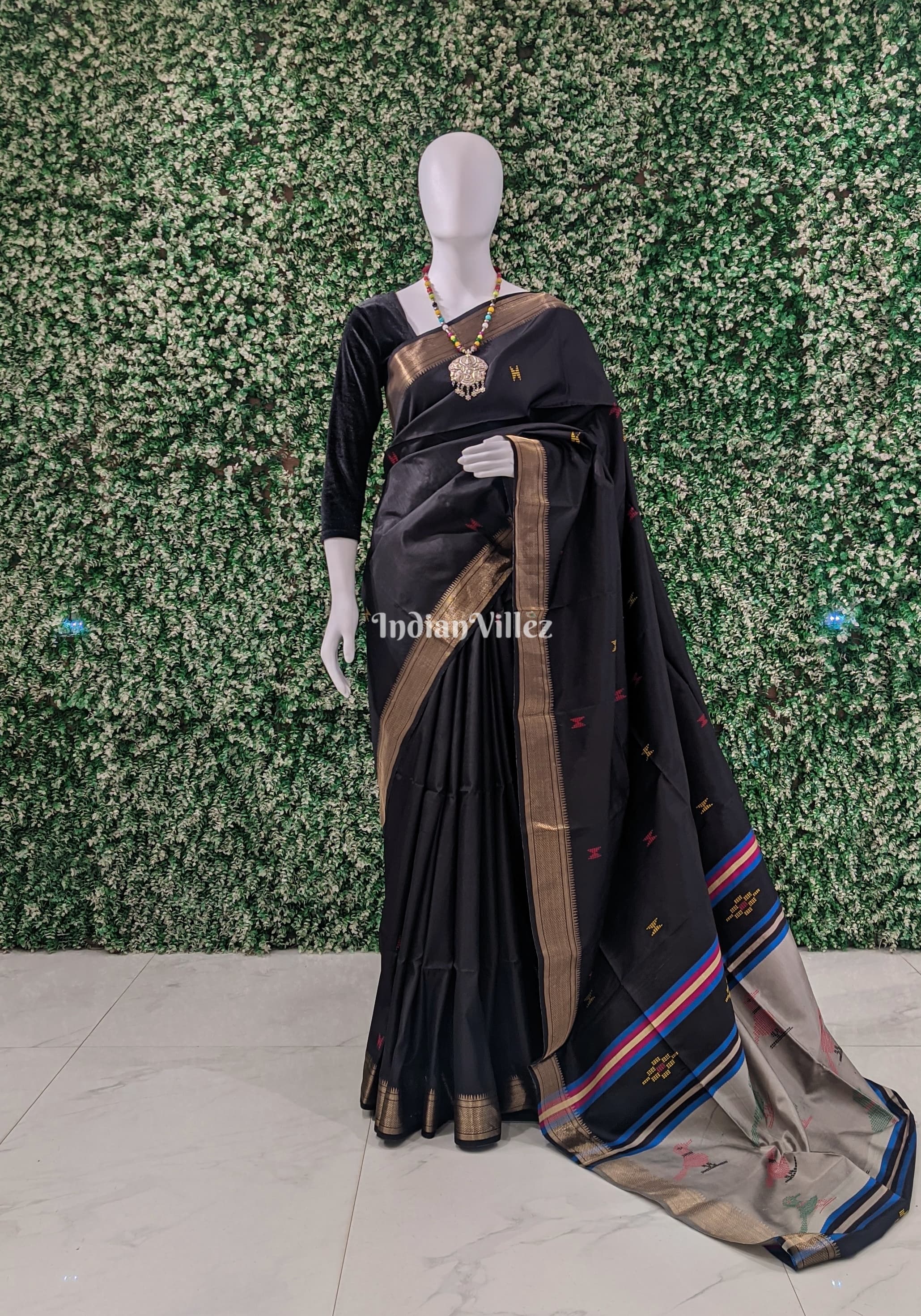 IndianVillèz Black with Grey Handwoven Soft Silk Saree