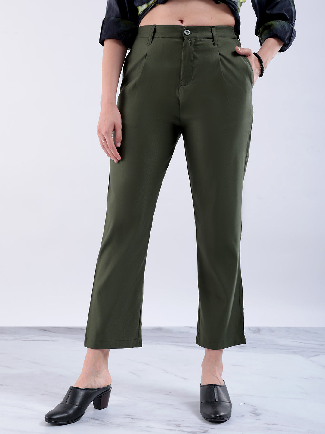 Freehand by The Indian Garage Co Women's Green Straight Solid Front Pleate Tapered Elasticated Trouser