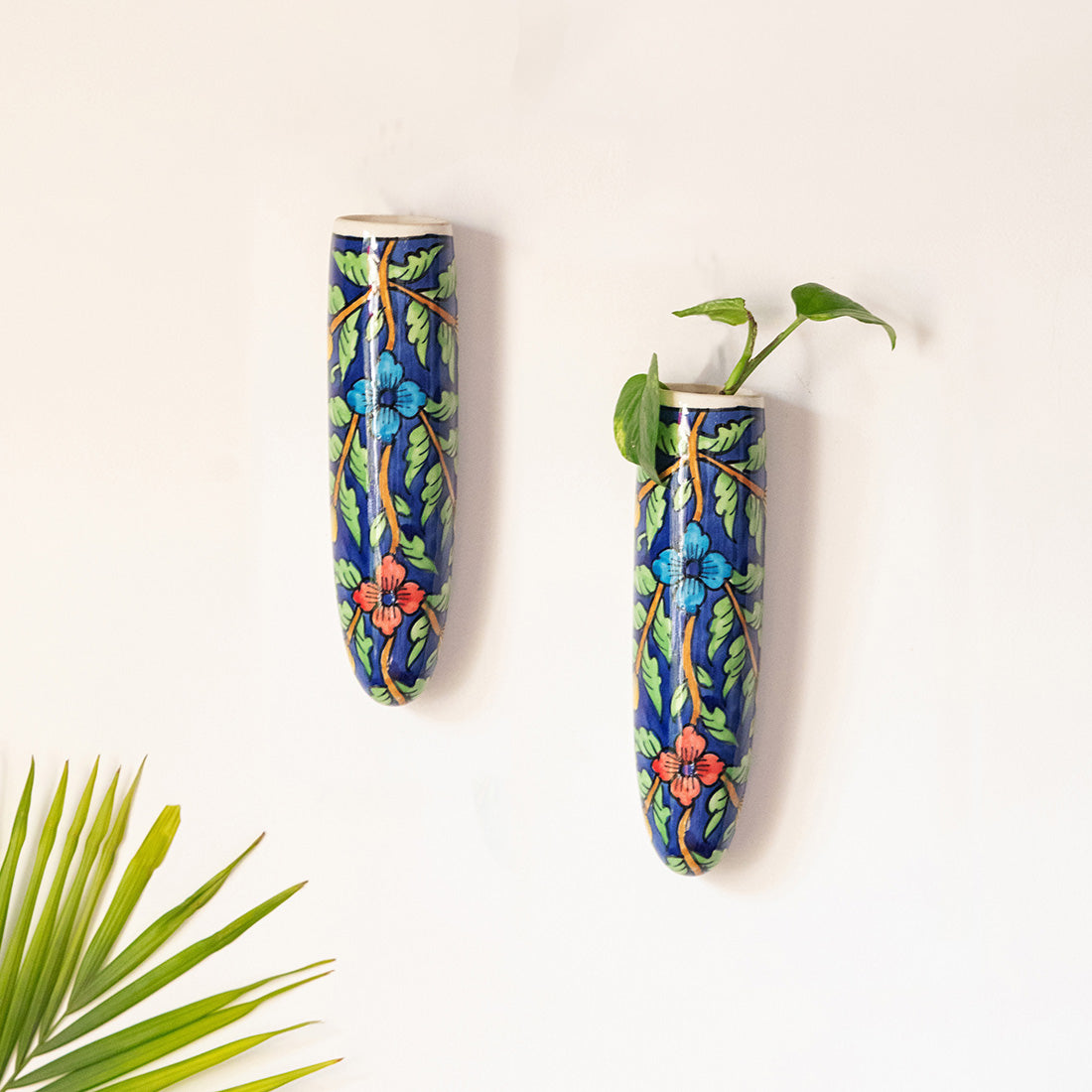 EXCLUSIVELANE 'Blooming Blossoms' Handpainted Wall Planter Pots In Ceramic (Set of 2)