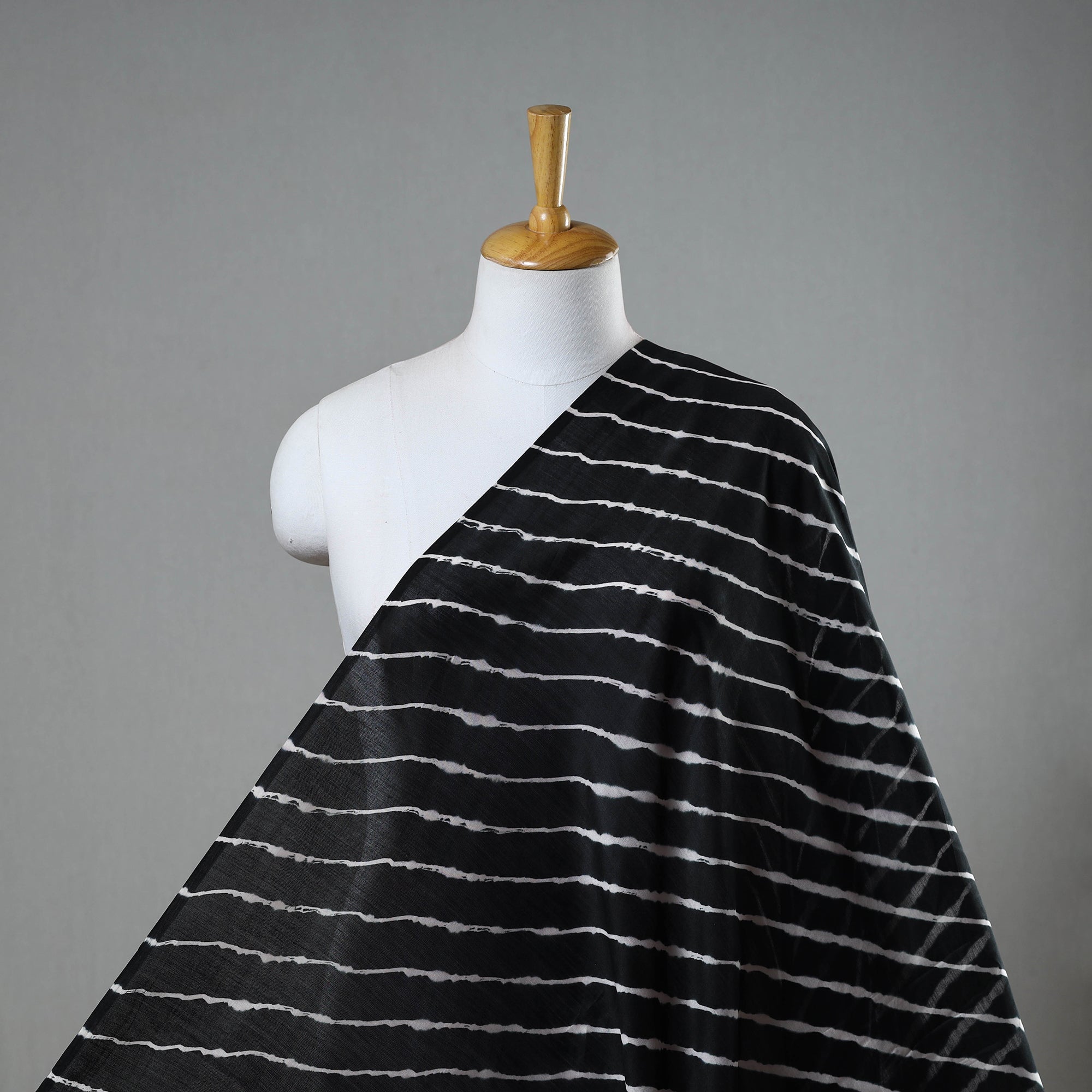 LEHARIYA BY BADSHAH MIYAN Black - Handloom Chanderi Silk Tie-Dye Leheriya Fabric 13
