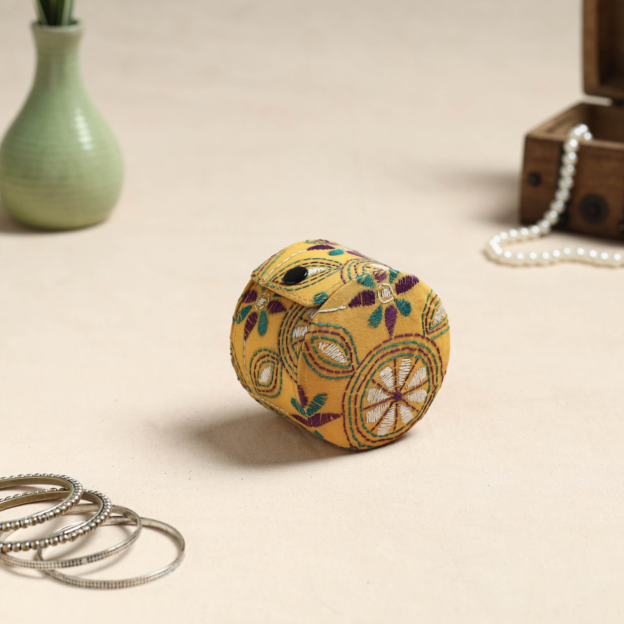 ASALKAAR Bengal Kantha Work Handcrafted Bangle Box (Small) - view 2