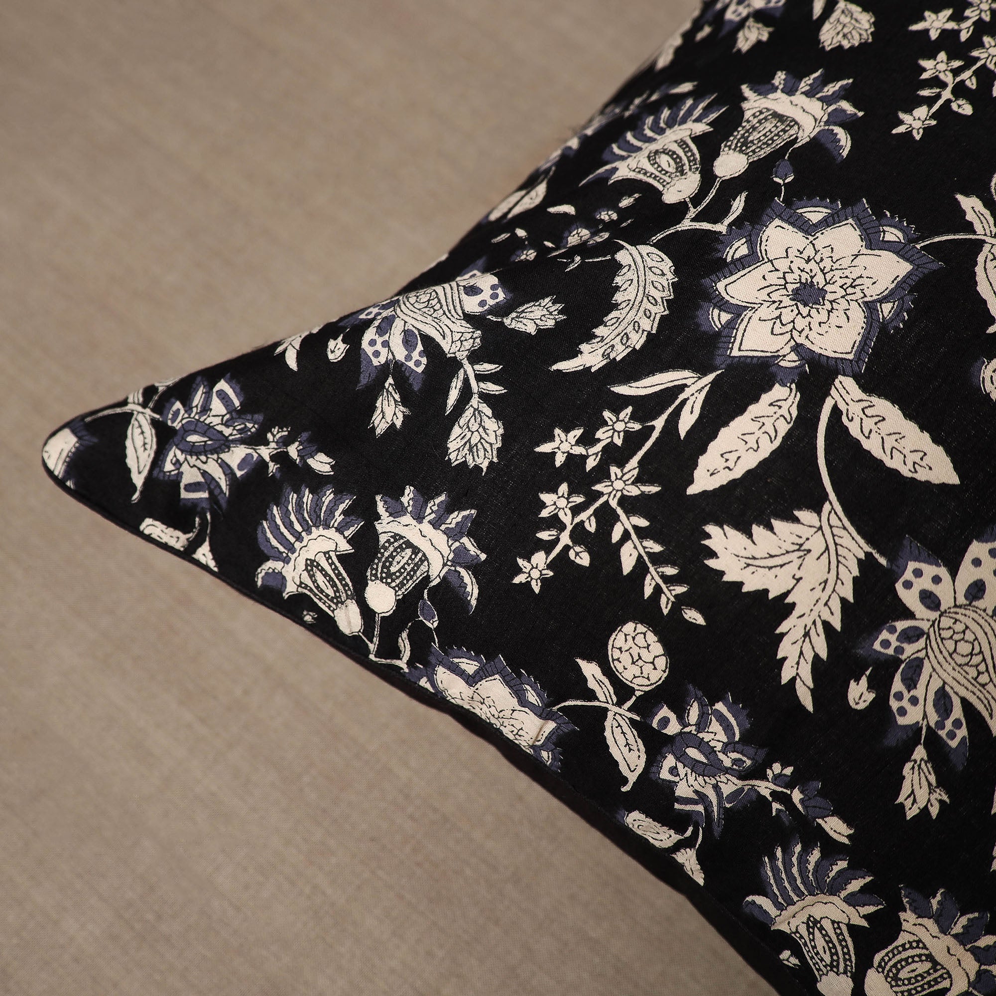 HAVELI CHRONICLES Black - Jaipur Print Cotton Cushion Cover (16 x 16 in) 22 - view 2