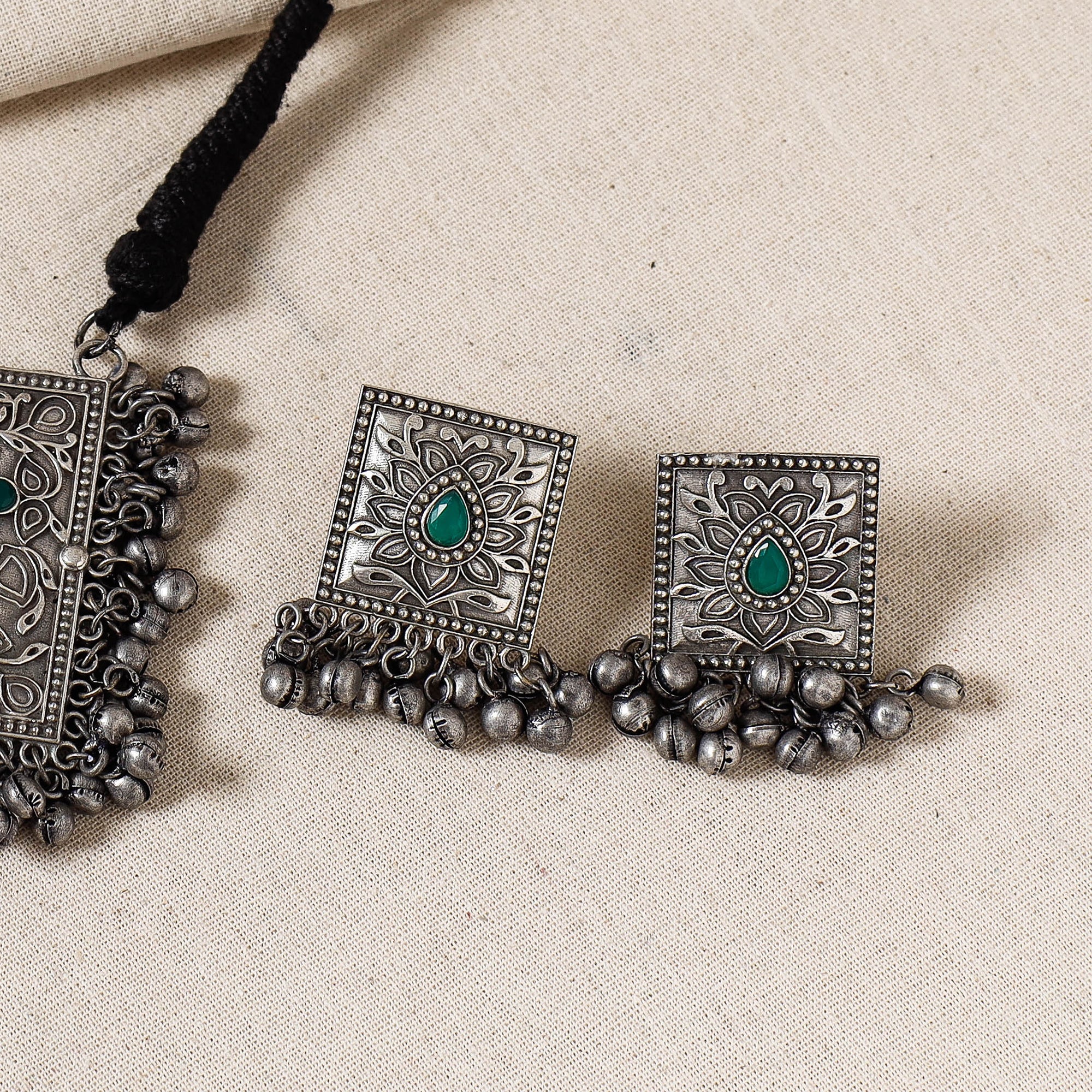 WHITE RIVER STORIES Antique Silver Finish Oxidised Brass Base Stone Work Necklace Set - view 3