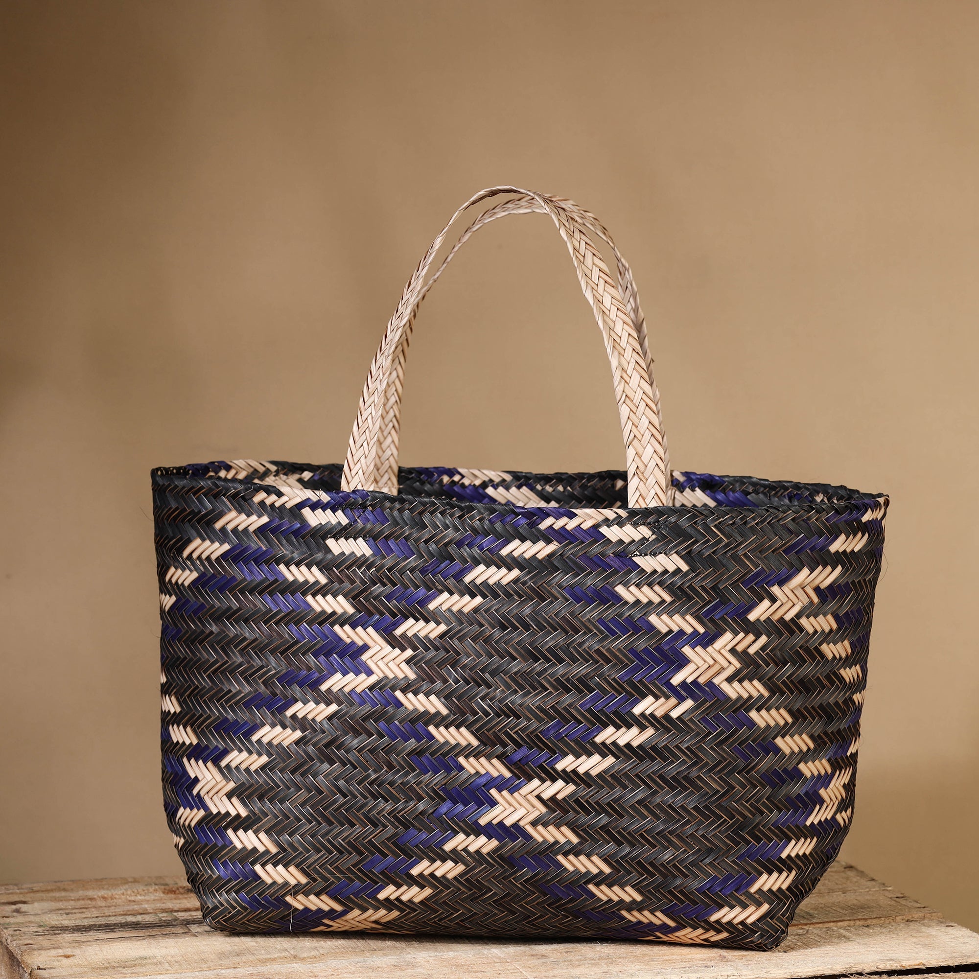 WEAVE INDIA BY SHEIKH MOIDUN NILUFAR Black - Handmade Water Hyacinth Shoulder Bag from Assam