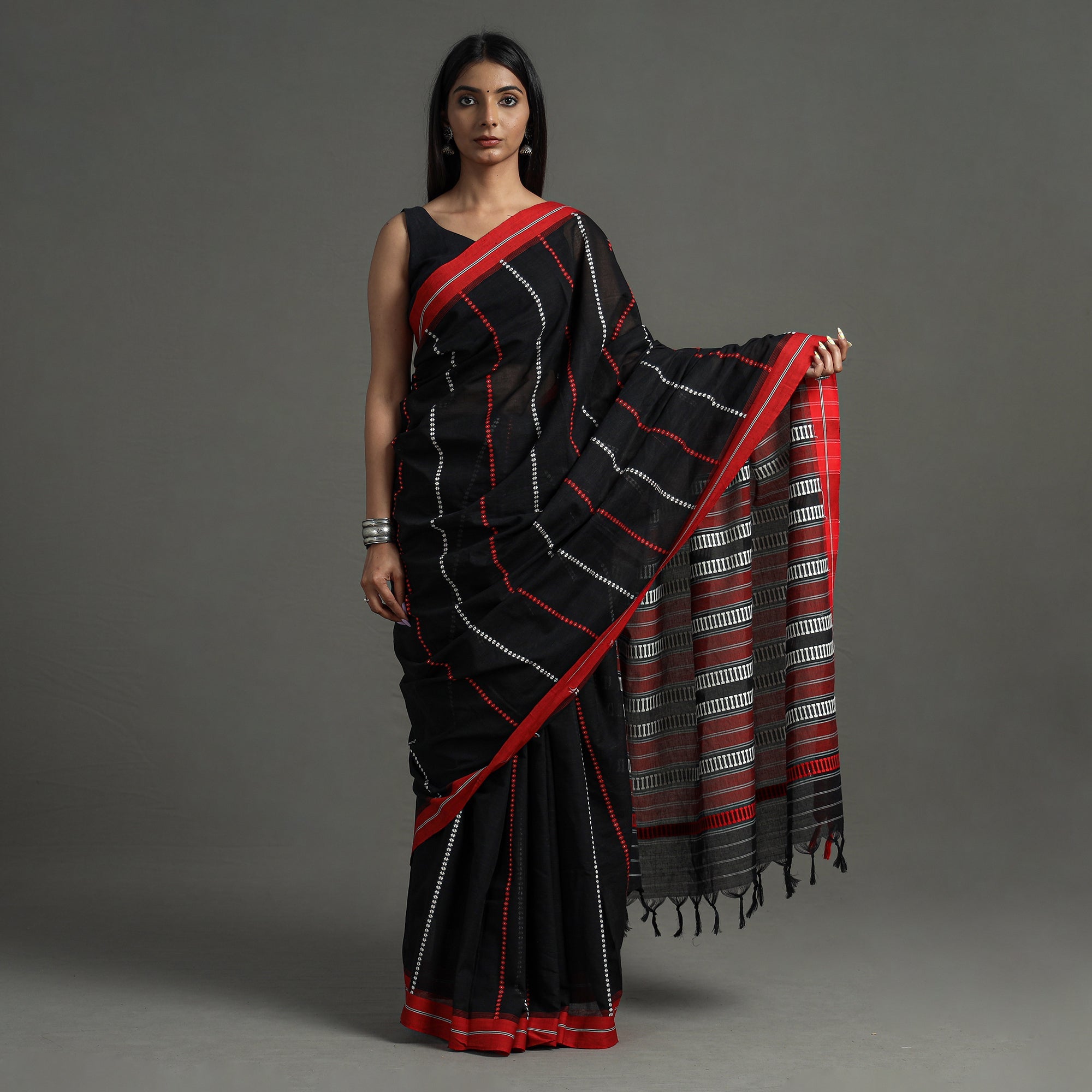 SASHA Black - Begampuri Handloom Cotton Saree - view 2