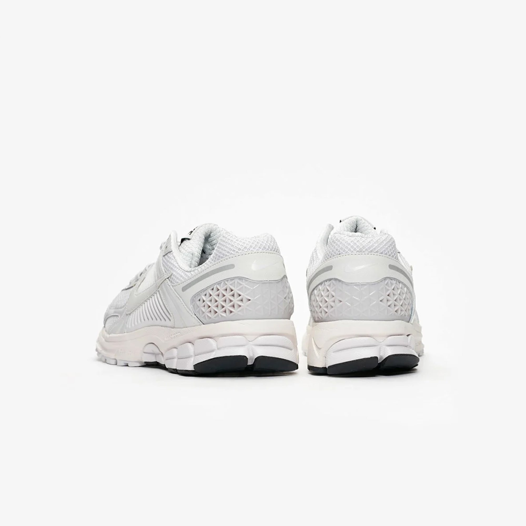 Nike | ZOOM VOMERO 5 SP { VAST GREY/VAST GREY-BLACK-SAIL - view 2