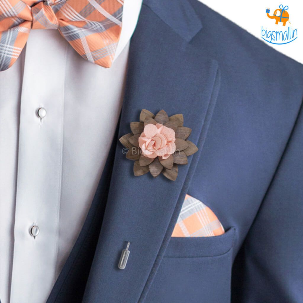 VinnyC Flower Wooden Brooch