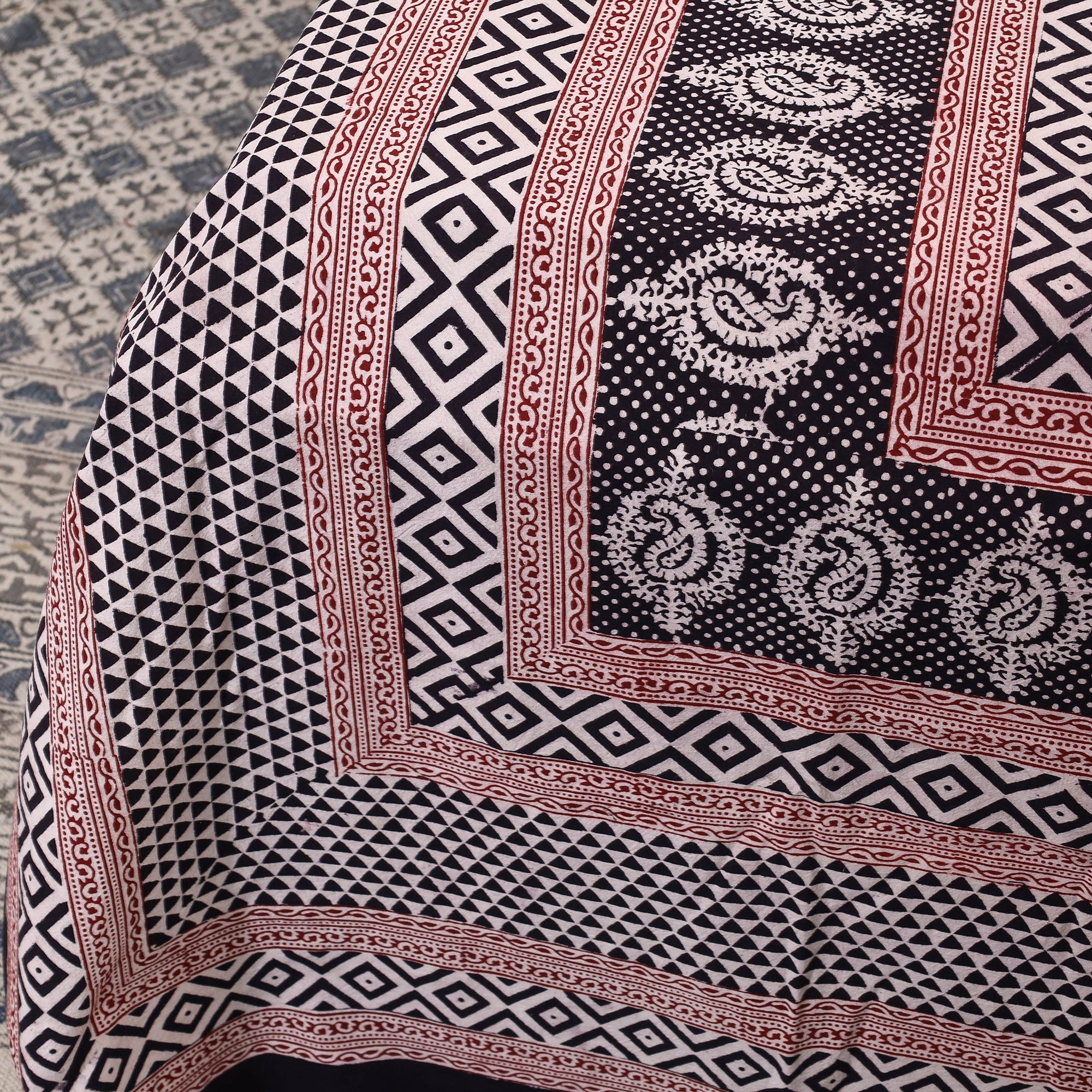 BAGH PRINTS BY ANSHAR FARUKH KHATRI Bagh Block Printed Cotton Double Bed Cover with Pillow Covers (112 x 92 in) - view 3
