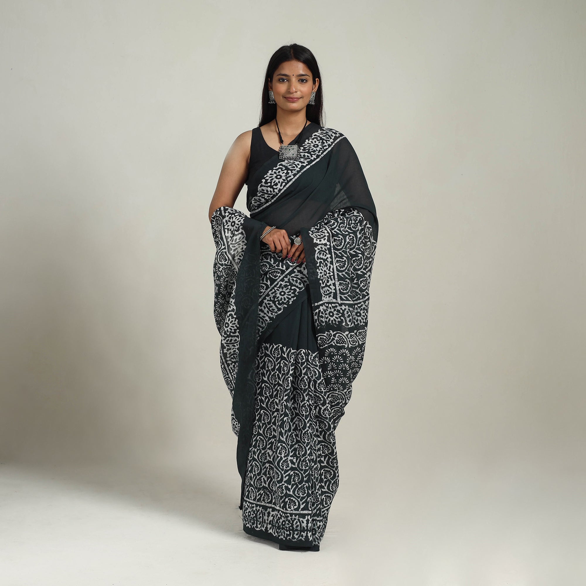 BATIK BY MD. SHARIFF Black - Cotton Hand Batik Print Saree 03