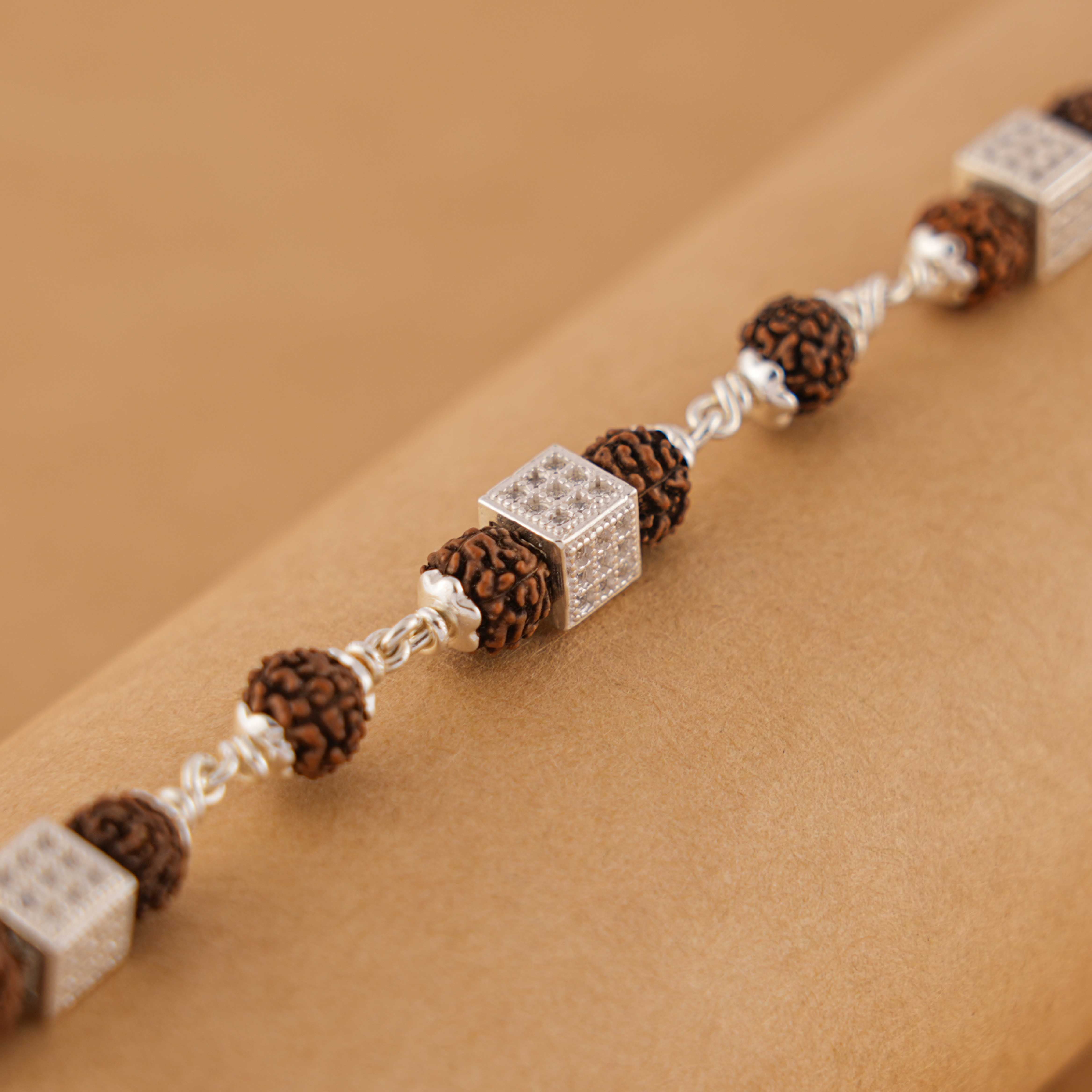 Prinjal Jewellers Single Rudraksha Bracelet