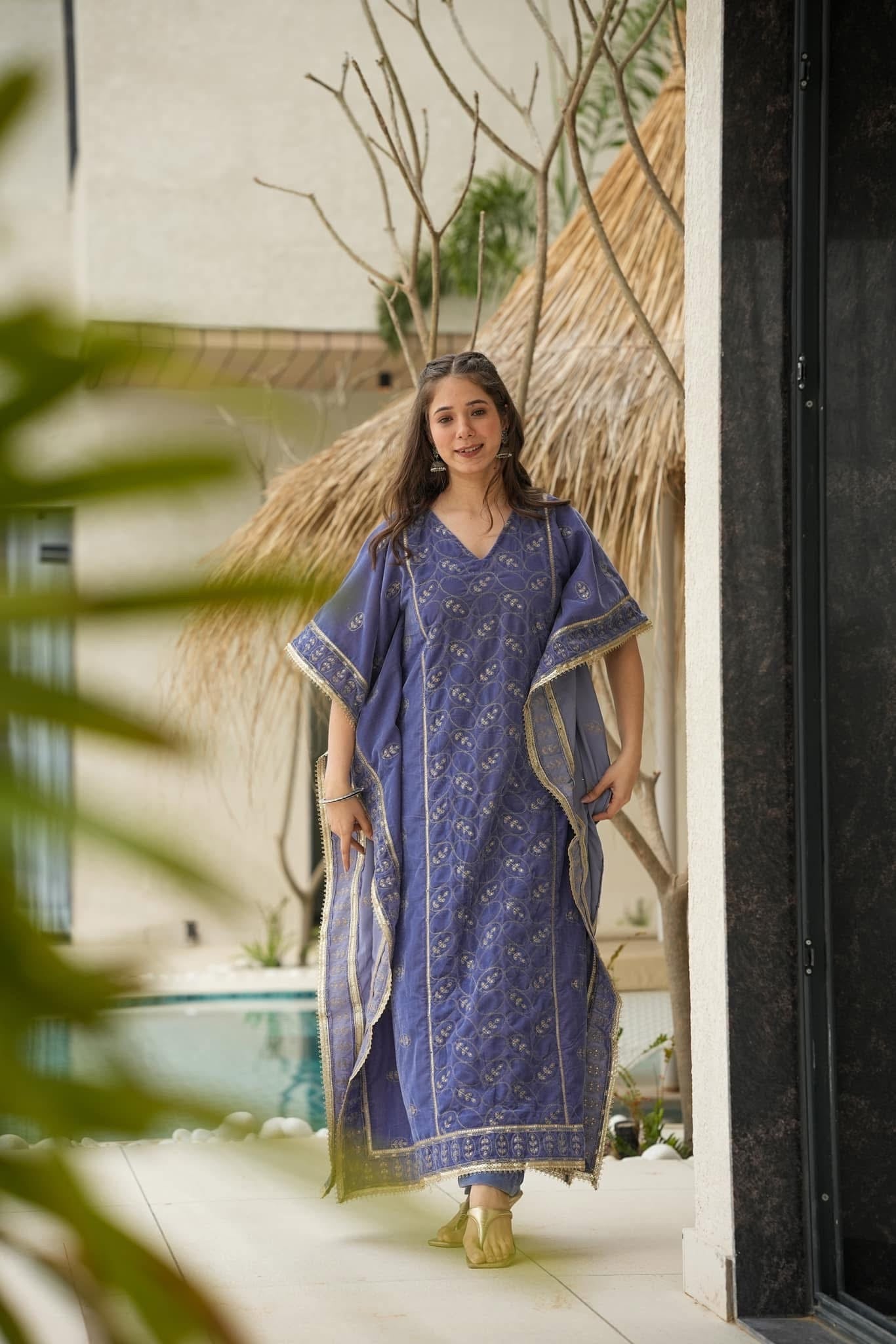 Idaho-o Flamingo chic velvet kaftan