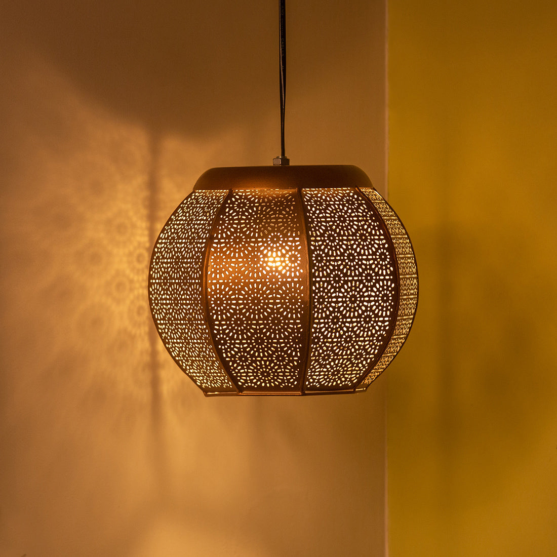 EXCLUSIVELANE 'Morrocan Treasure' Hand-etched Pendant Lamp In Iron (8 Inch, Matte Finish)