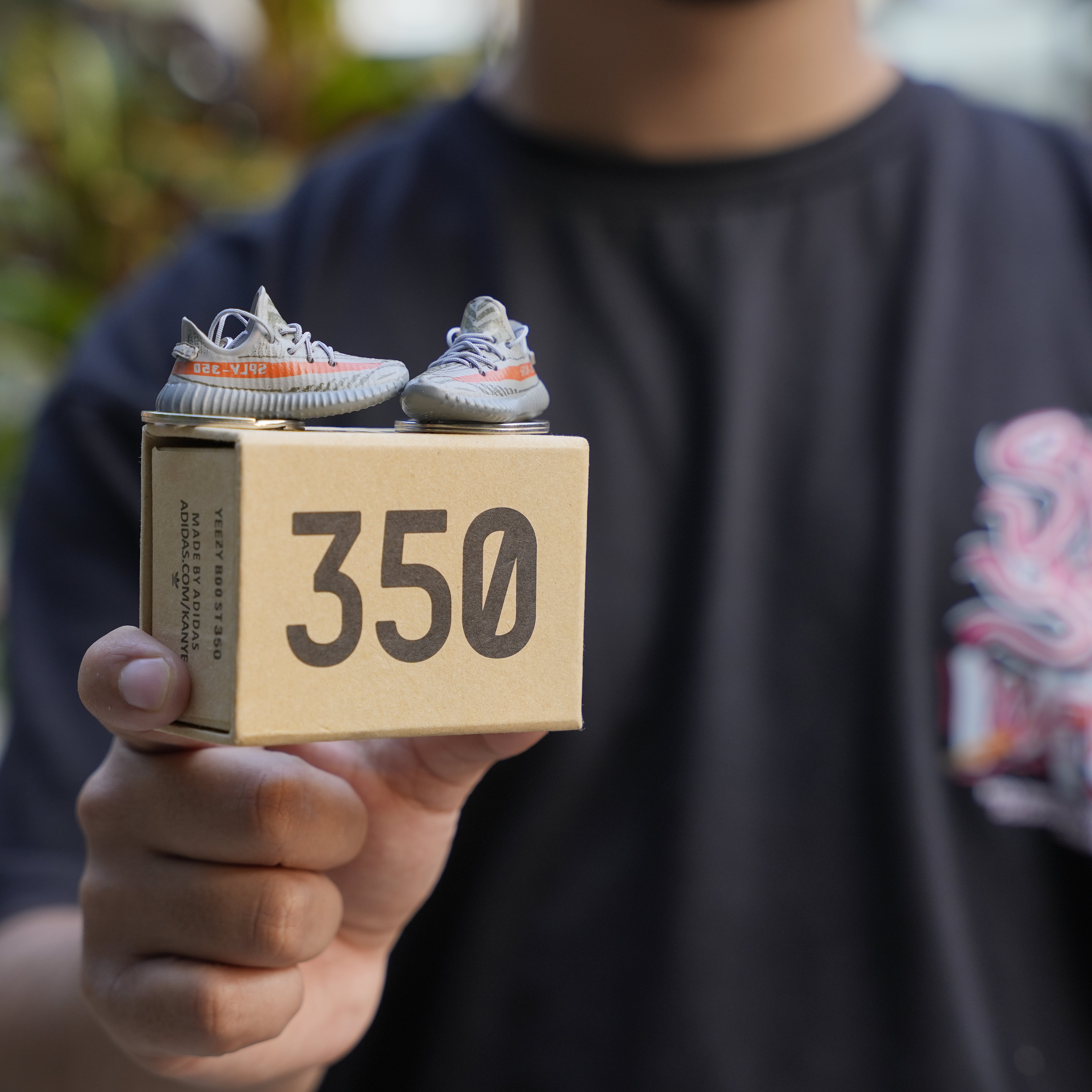 Kicks Machine 3D Sneaker Keychain With Box - Yeezy Beluga - view 2