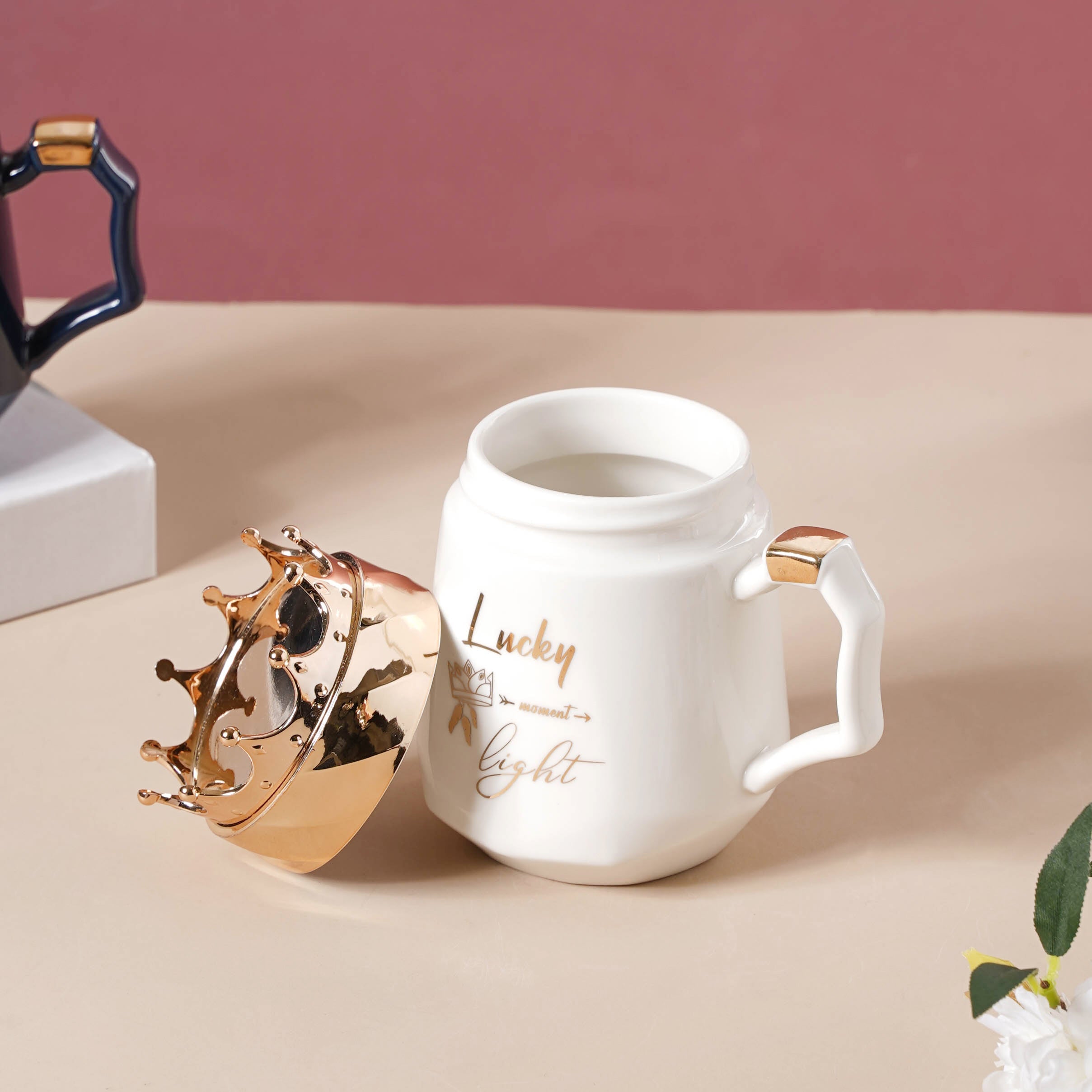 Nestasia Mug With A Crown Lid - view 16