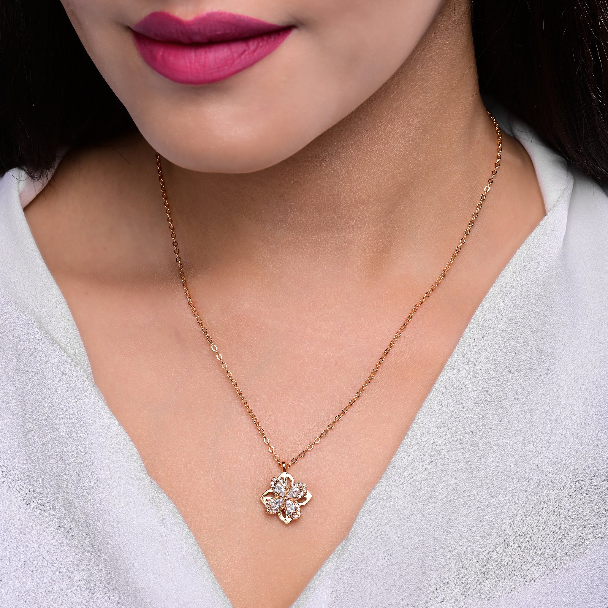Branta Spinning Fancy Diamond Pendant Necklace For Women