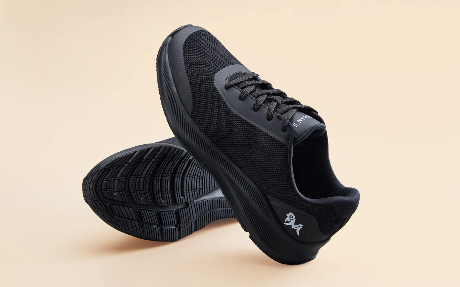 Neeman's Casual Trainers : Classic Black - view 7