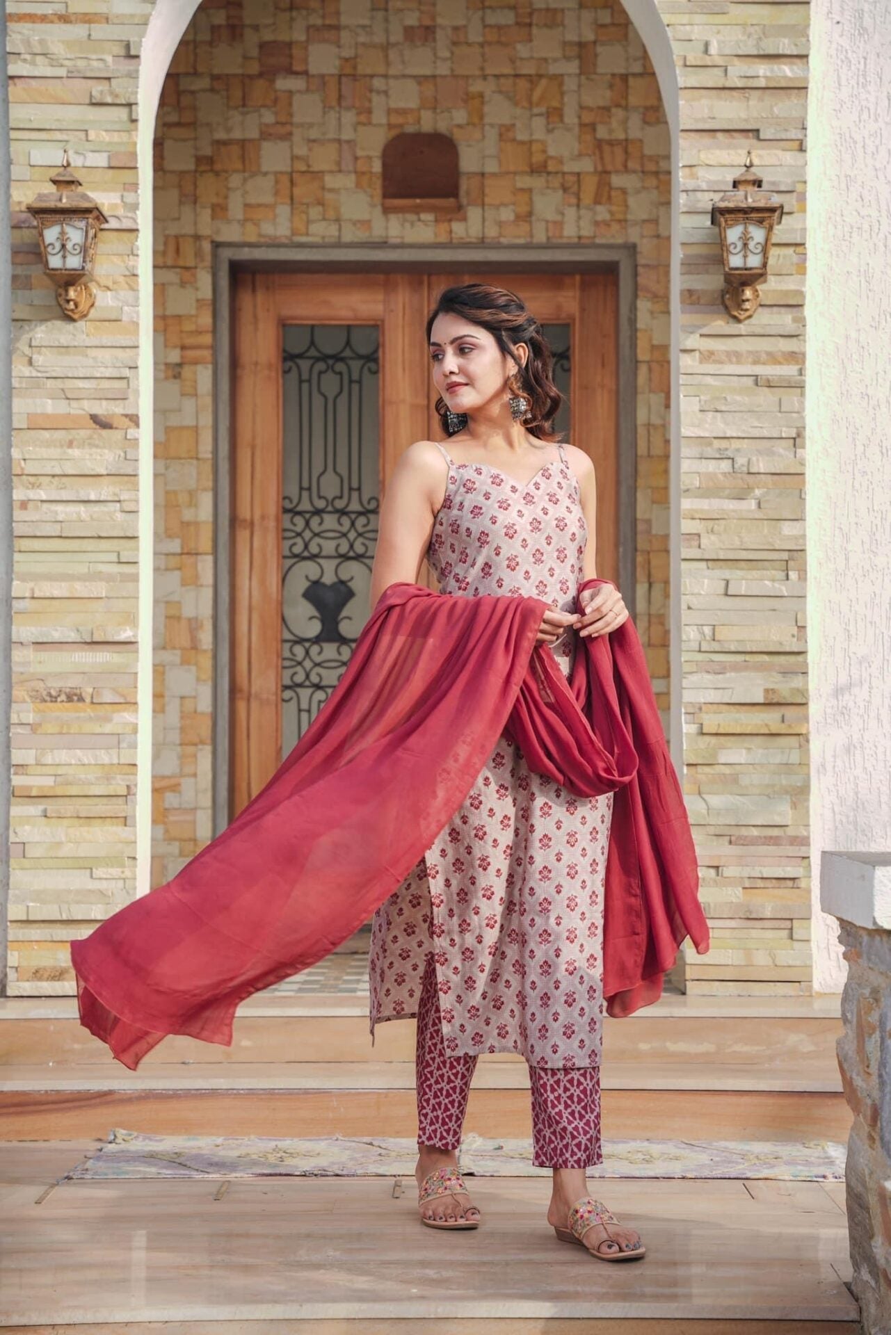Idaho-o Crimson Muslin Straight Suit Set - view 2