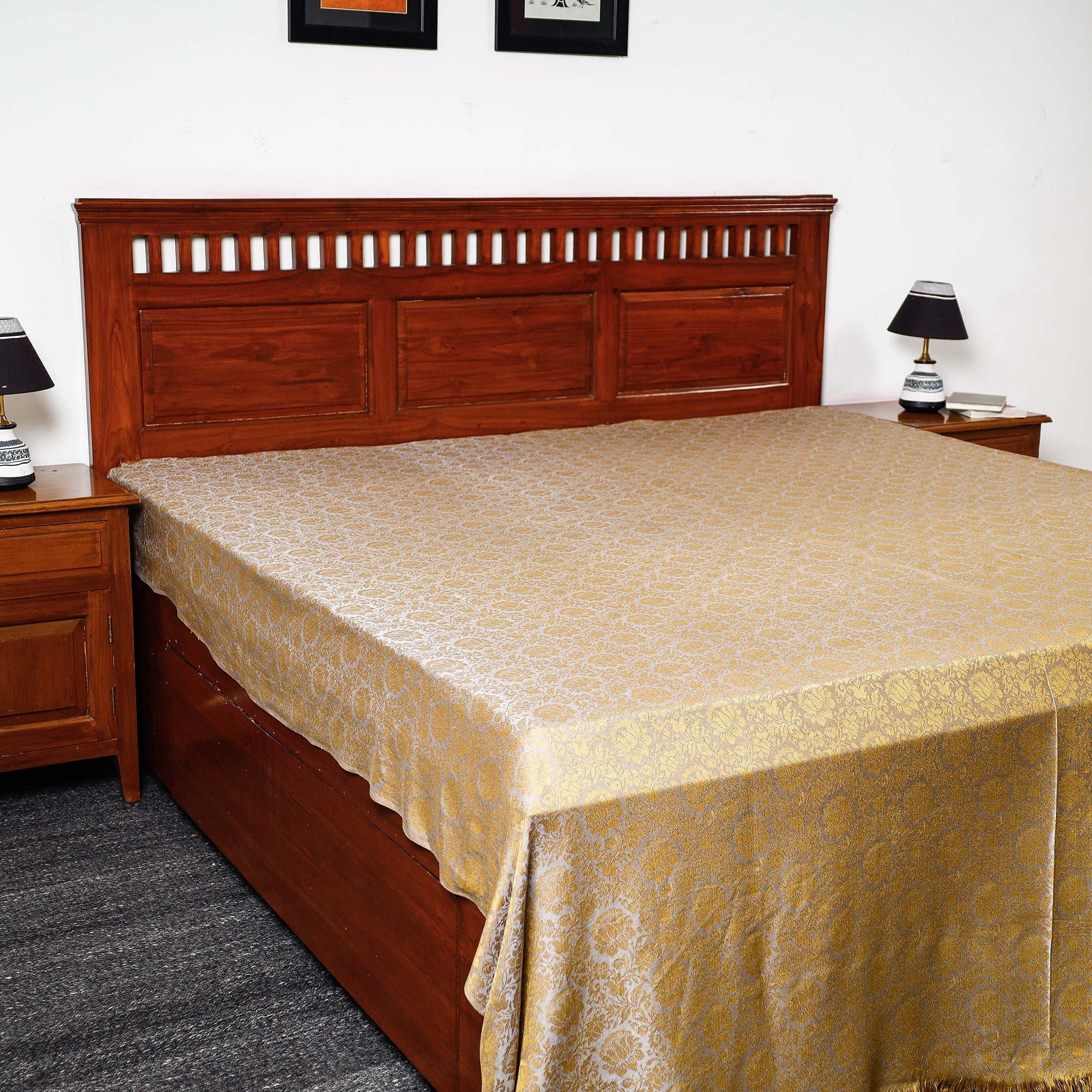 ITOKRI CRAFTS INITIATIVE Beige - Himroo Handloom Jacquard Mercerized Cotton Double Bed Cover (98 x 88 in)