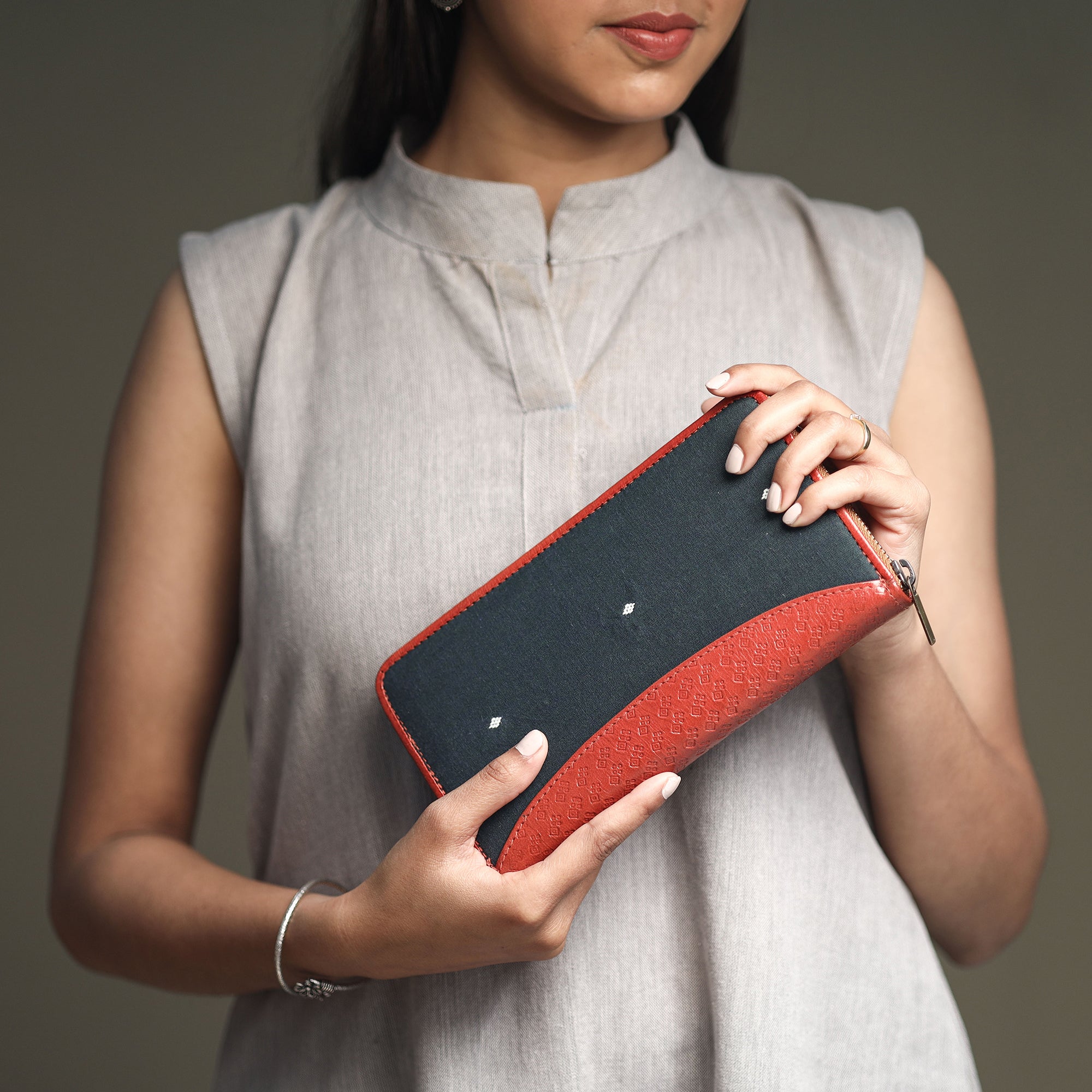 ASALKAAR Black - Handcrafted Jacquard Weave Leather Wallet