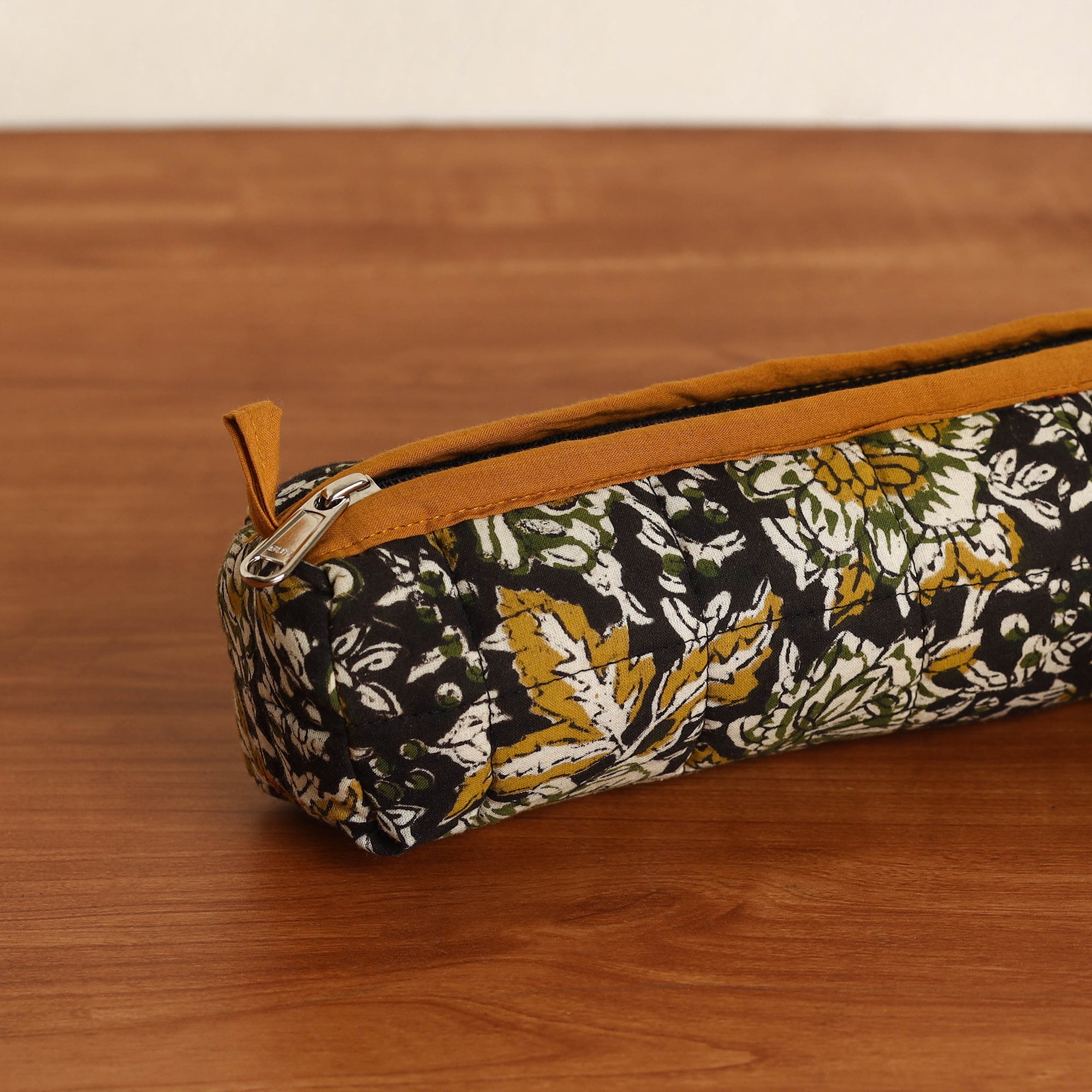 NOORI BAZAR Black - Handmade Quilted Cotton Pencil Pouch 02 - view 2