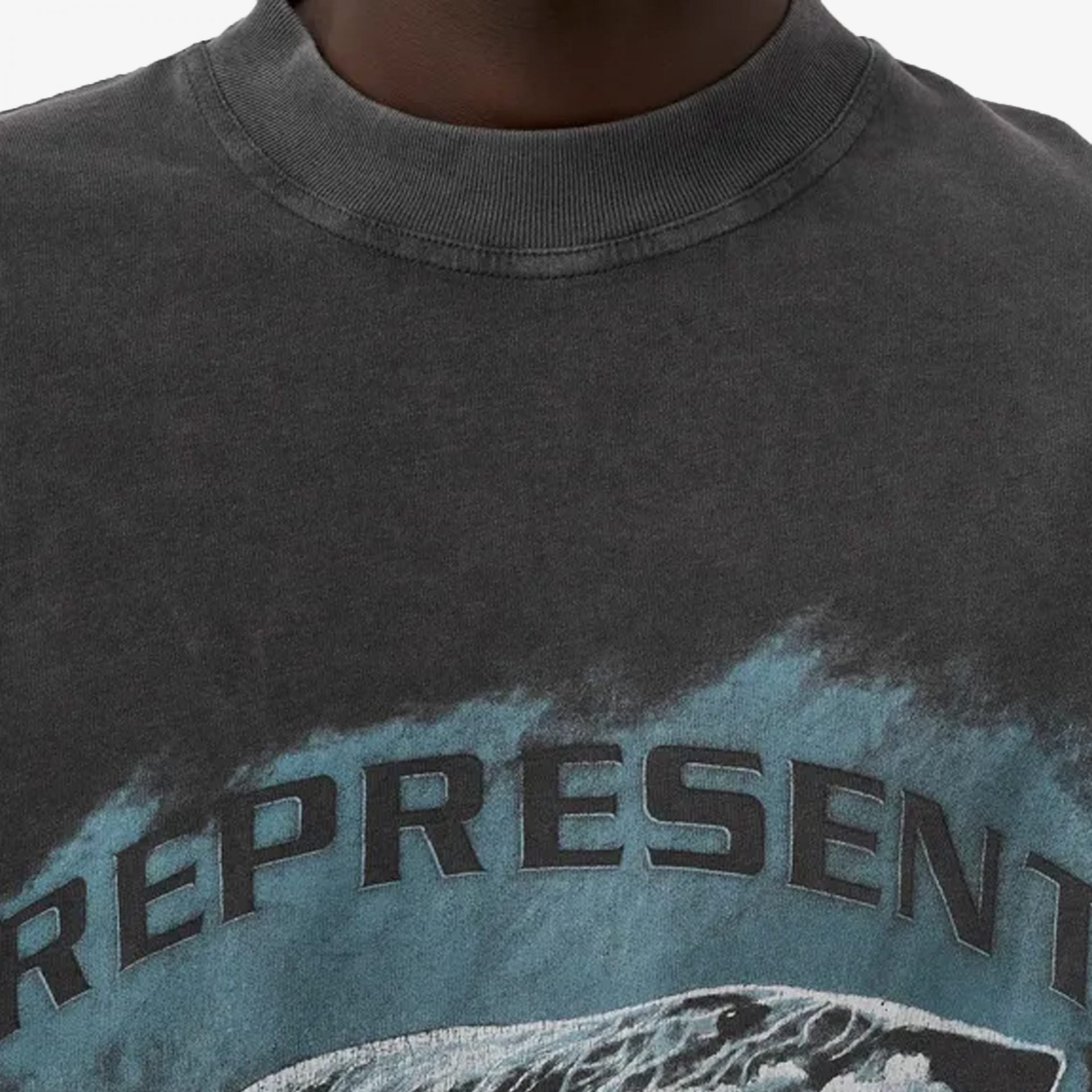 Represent | SHARK T-SHIRT { GREY