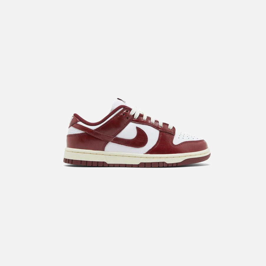 Nike Dunk Low Vintage Team Red