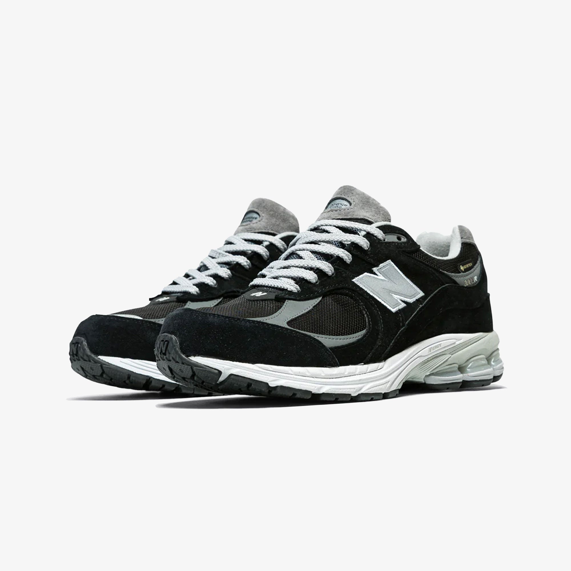 New Balance | 2002R { BLACK - view 2