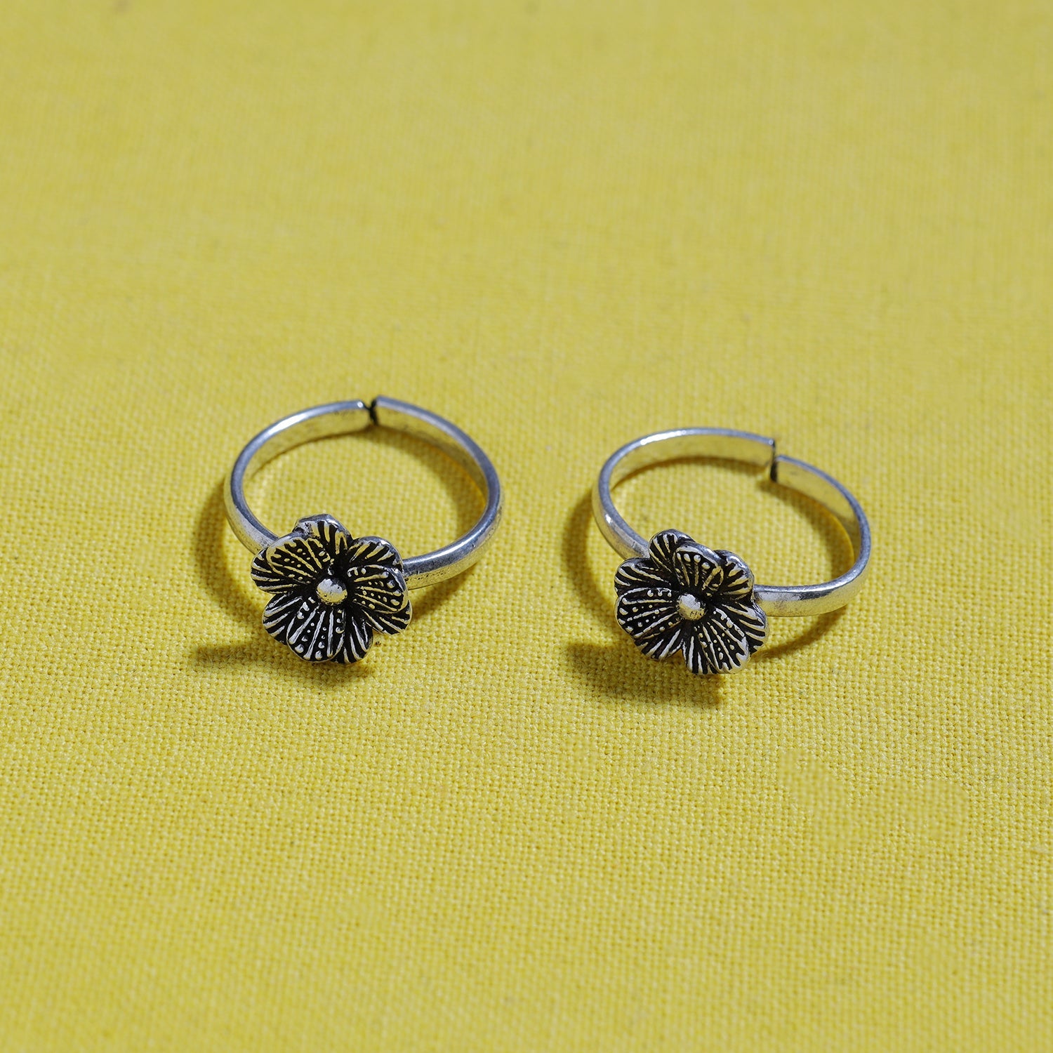 HAVELI CHRONICLES Antique Padma Sterling Silver Toe Rings (Adjustable)