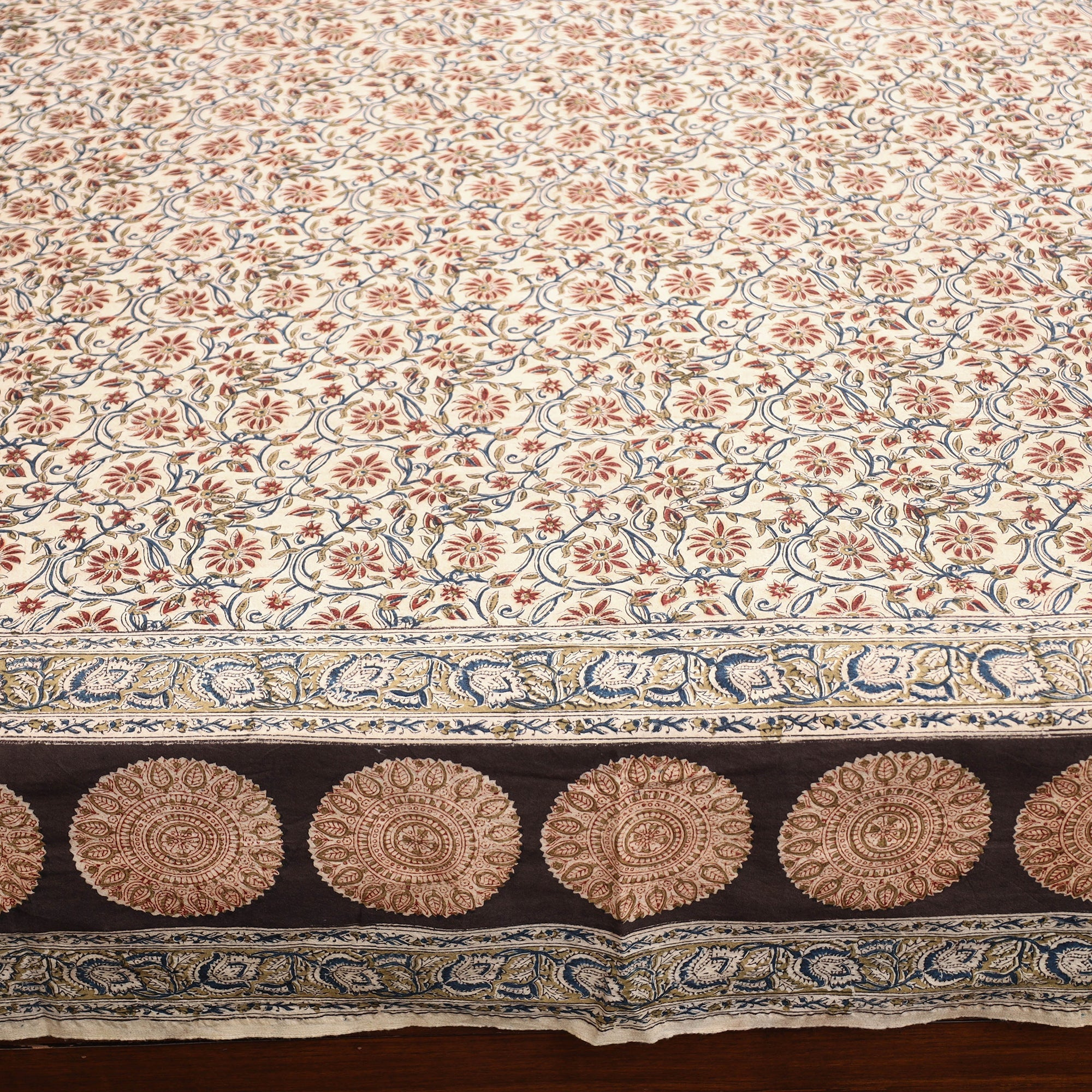 PITCHUKA SRINIVAS KALAMKARI PEDANA Beige - Pedana Kalamkari Block Printed Cotton Double Bed Cover (111 x 91 in) 05 - view 3