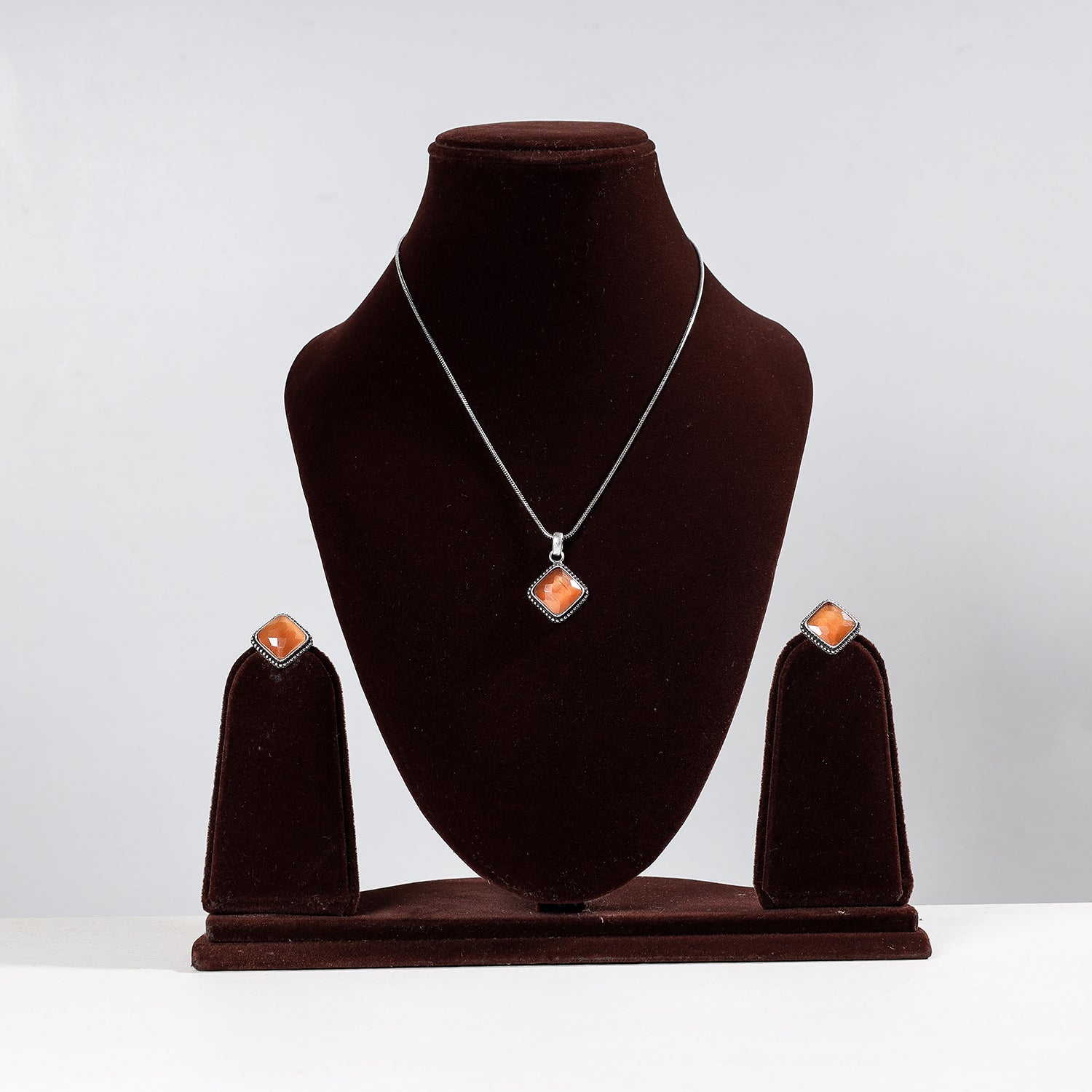 WHITE RIVER STORIES Antique Silver Finish Oxidised Brass Base Stone Work Necklace Set