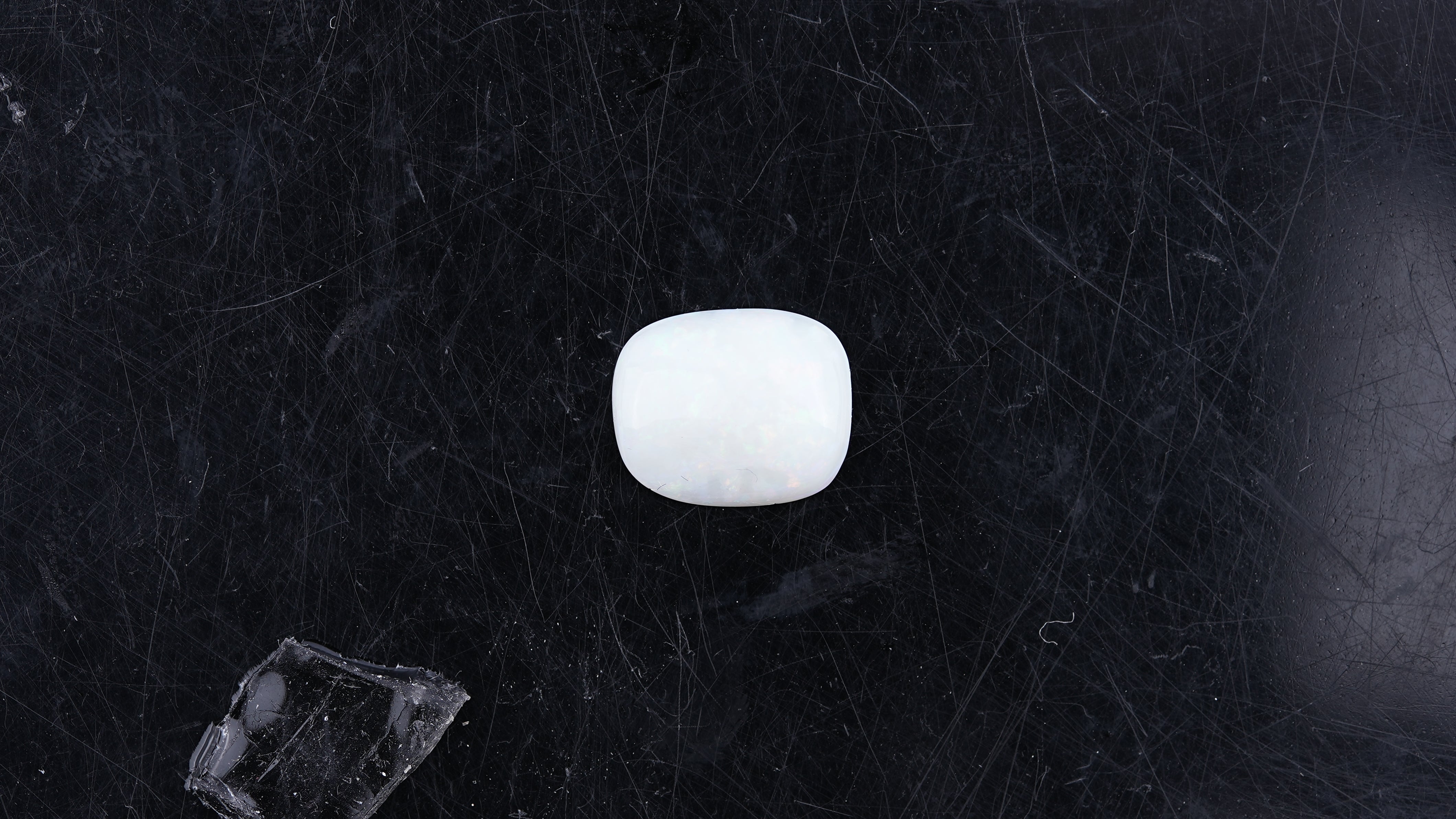 Gemsmantra Opal with Fire - 3.15 Carats (3.465 Ratti)