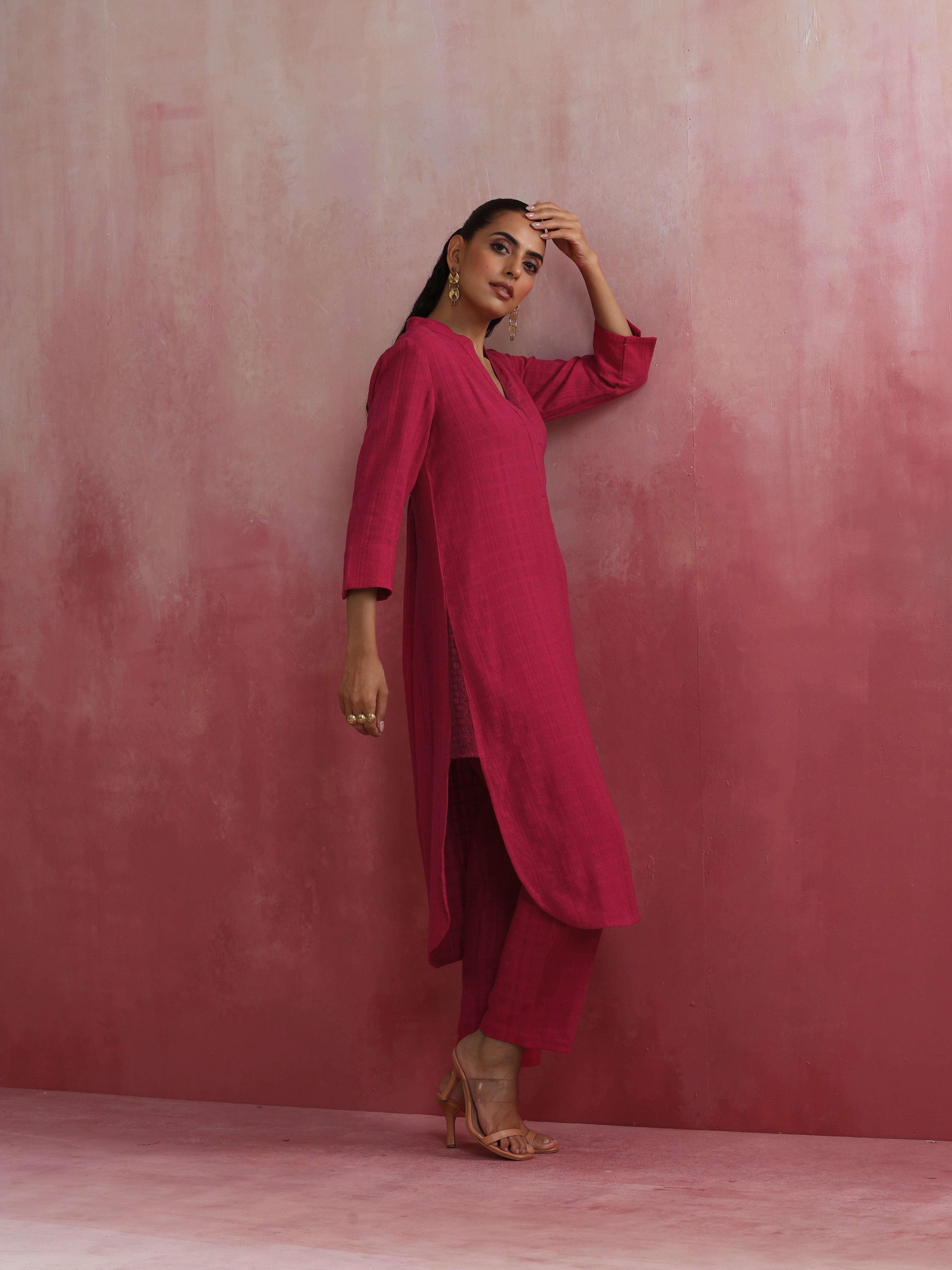 trueBrowns Magenta Cotton Dobby Kurta Set - view 2