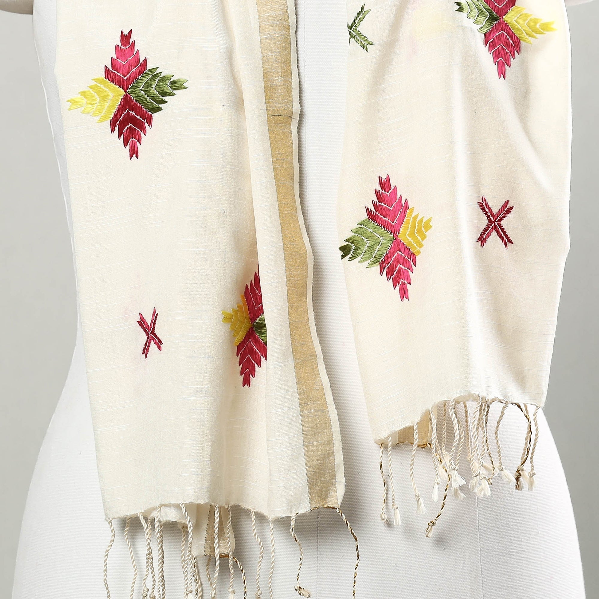 NABHA PHULKARI Beige - Phulkari Hand Embroidery Silk Handloom Stole - view 2