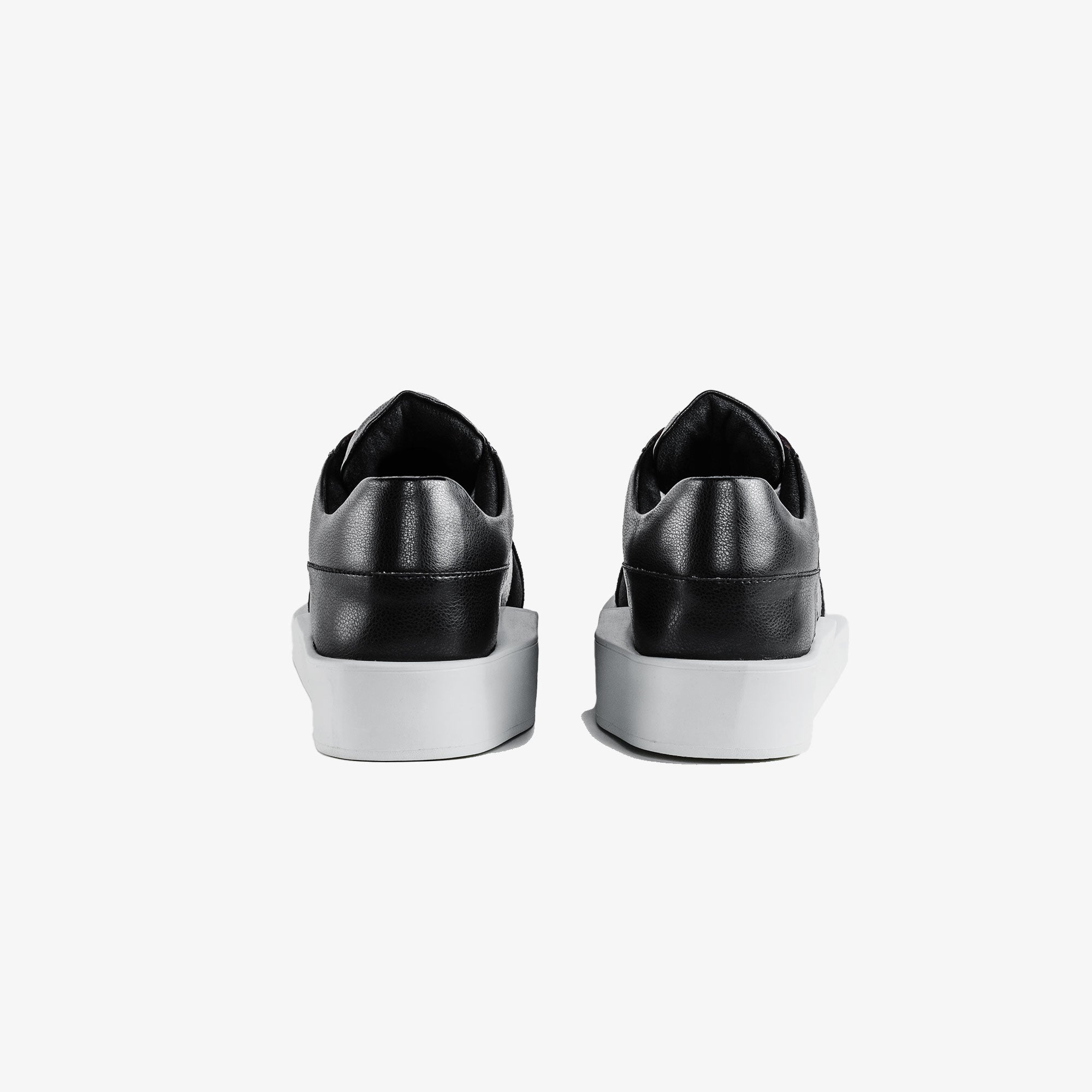 Thaely | REFLEX RUNNER { BLACK/WHITE - view 4