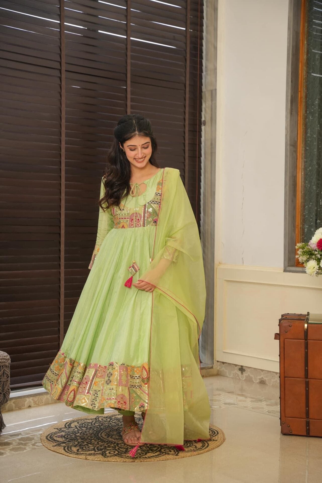 Idaho-o Nivedita silk suit set - view 2