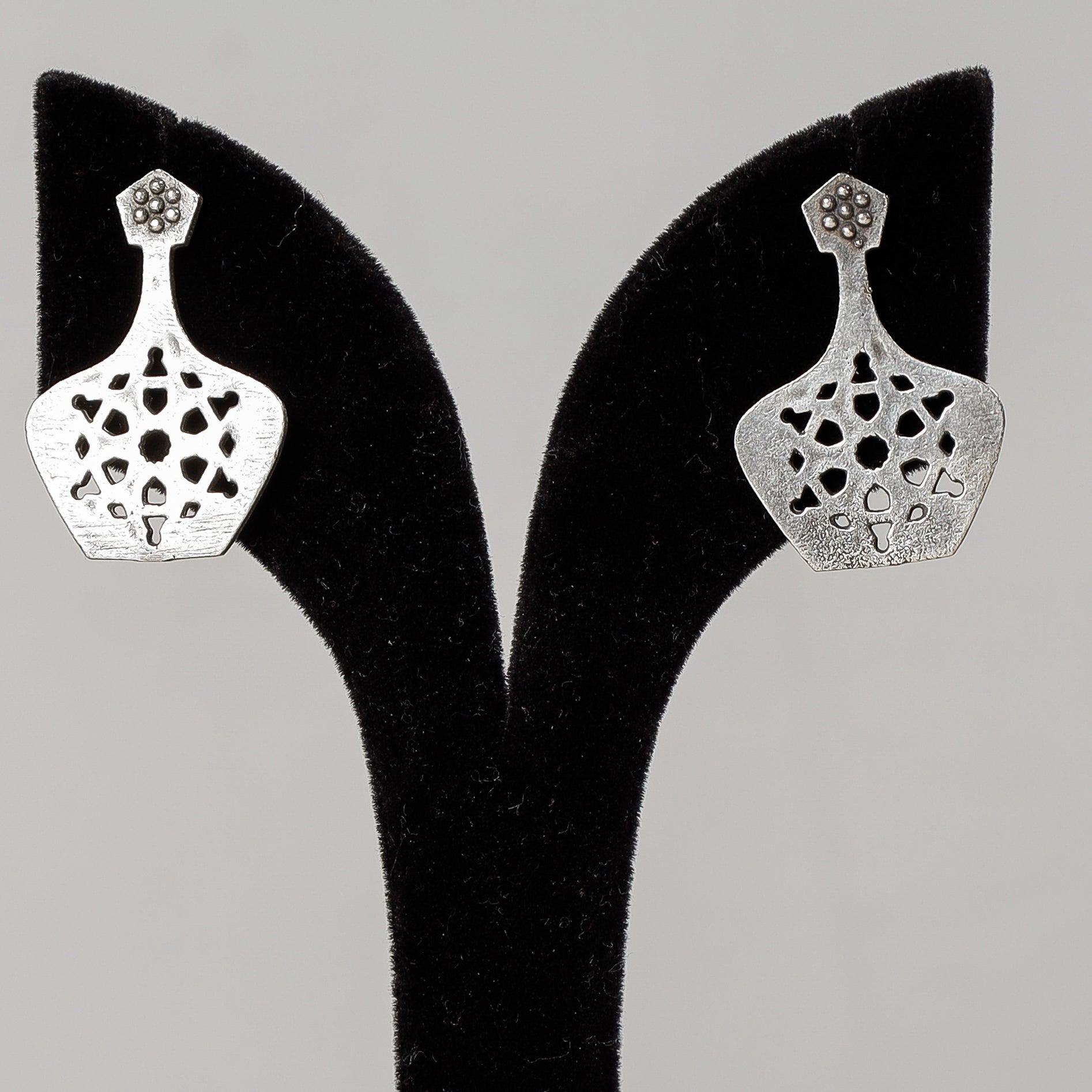WHITE RIVER STORIES Antique Silver Finish Oxidised Brass Base Stud Earrings - view 2