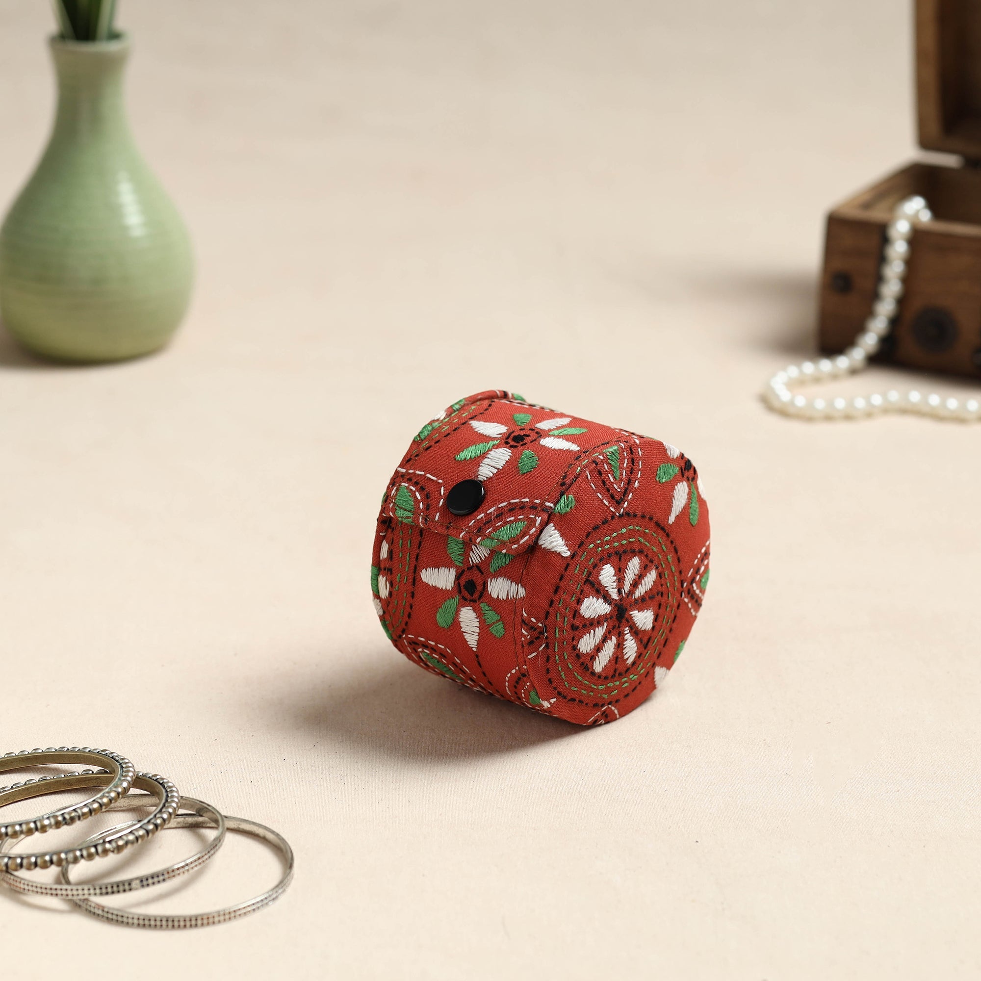 ASALKAAR Bengal Kantha Work Handcrafted Bangle Box (Small) - view 2