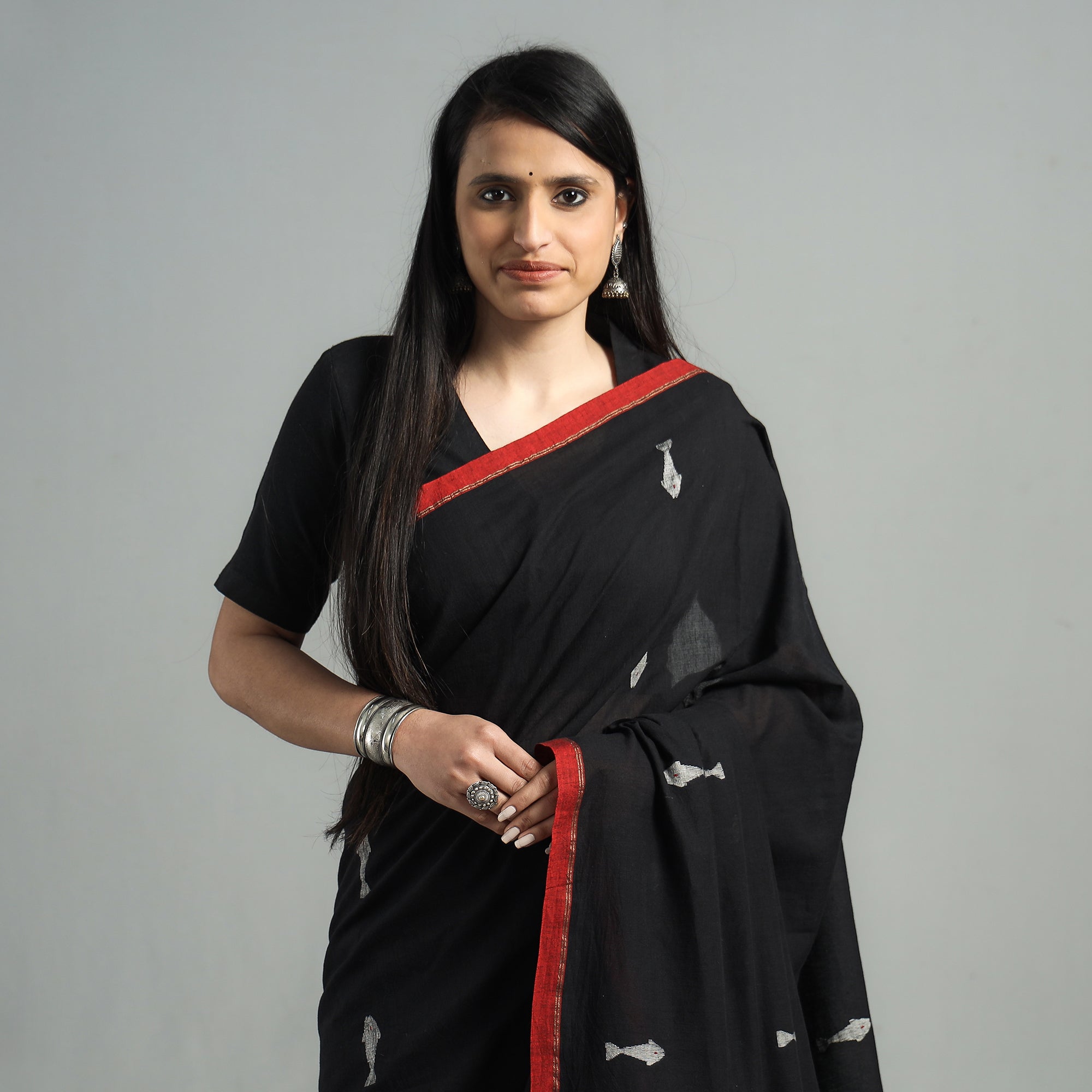 SASHA Black - Handwoven Cotton Phulia Bengal Jamdani Saree - view 2