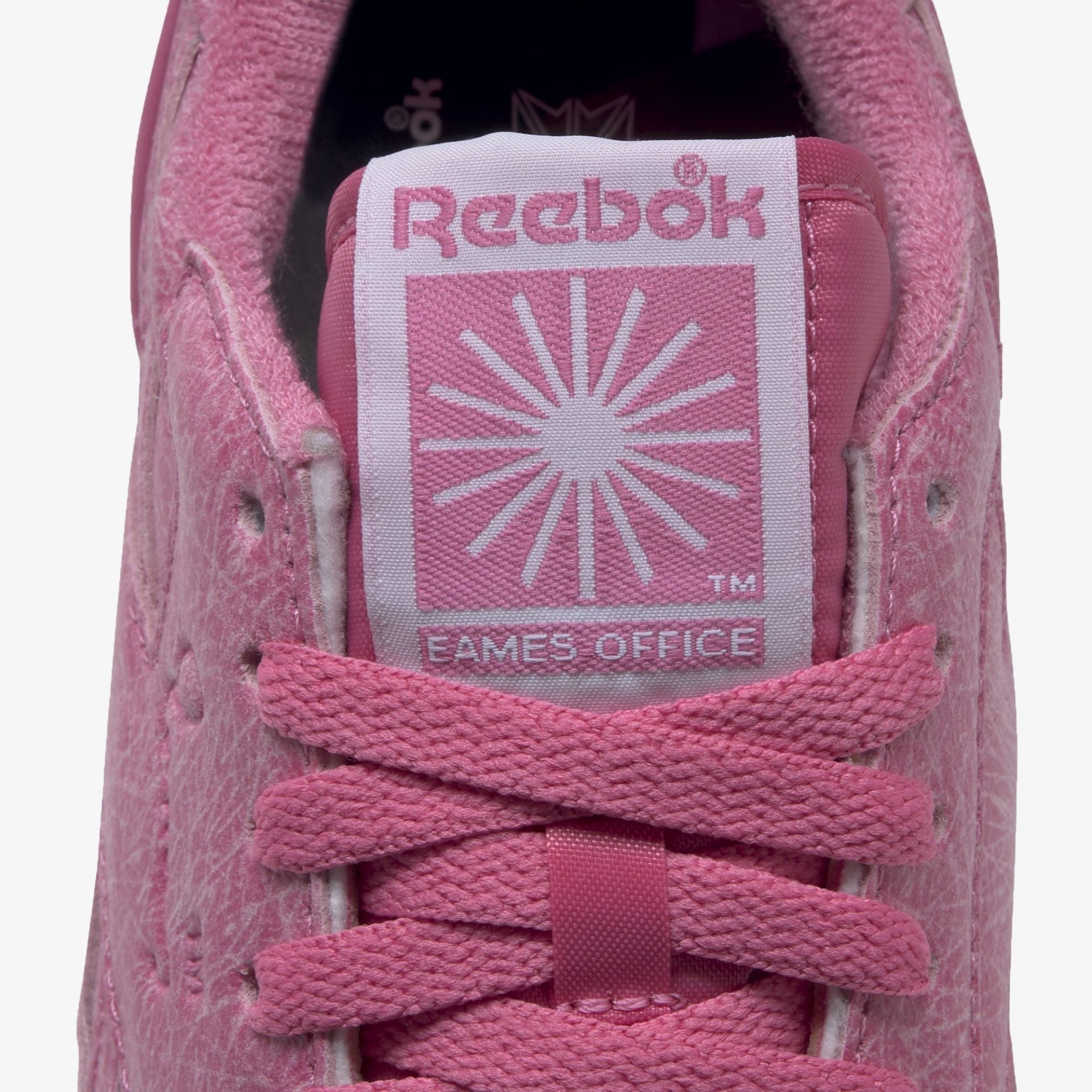 Reebok | EAMES CLASSIC LEATHER { ASTRO PINK - view 3