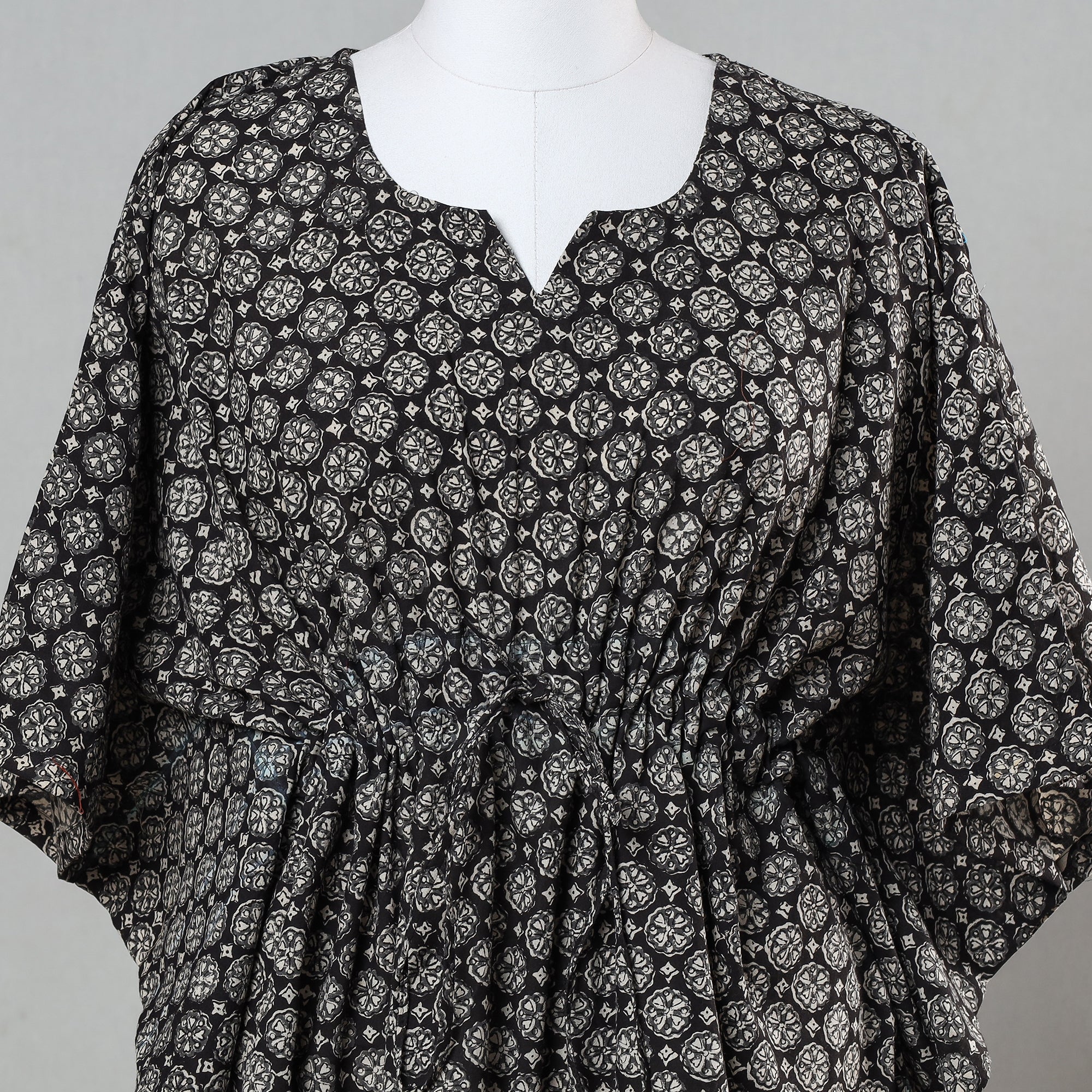 ITOKRI CASUALS Black - Bagru Block Printed Cotton Kaftan with Tie-Up Waist (Short) - view 2