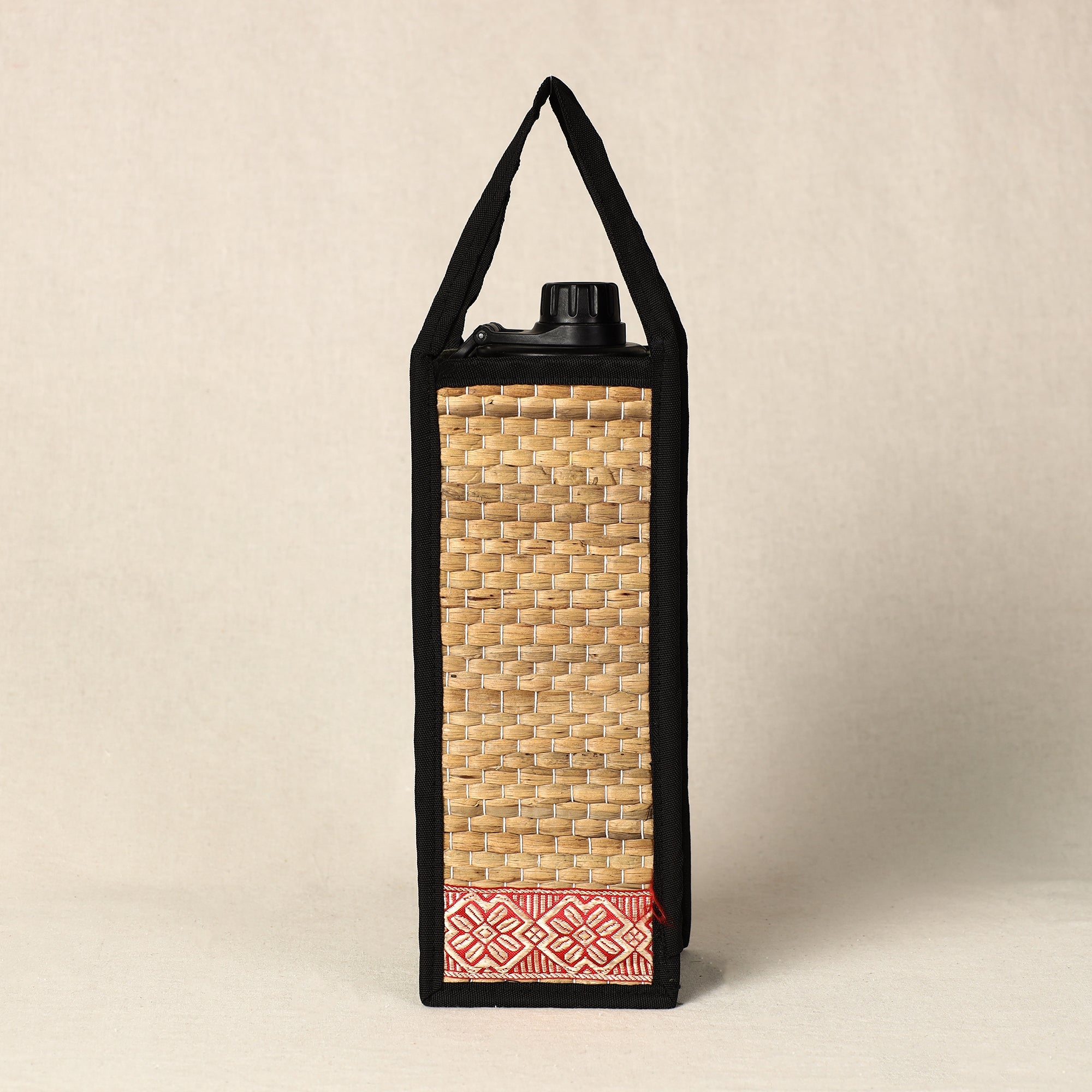 ITOKRI CRAFTS INITIATIVE Beige - Handmade Organic Water Hyacinth Bottle Bag from Assam - view 2